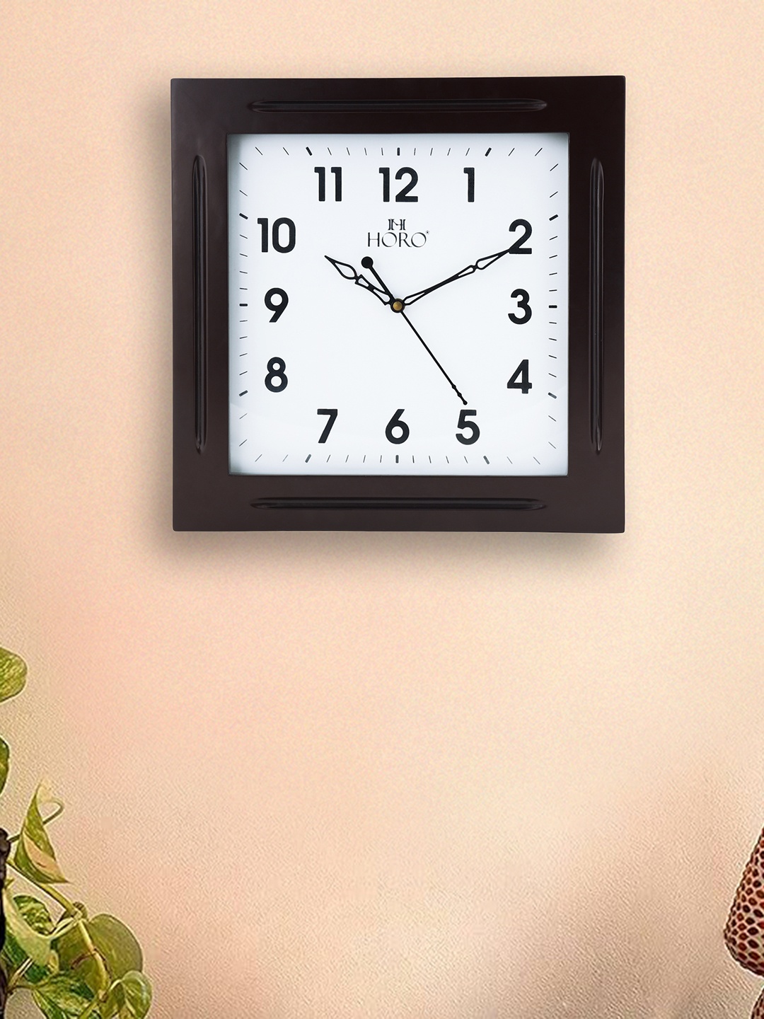 

Horo Brown Traditional Wall Clock