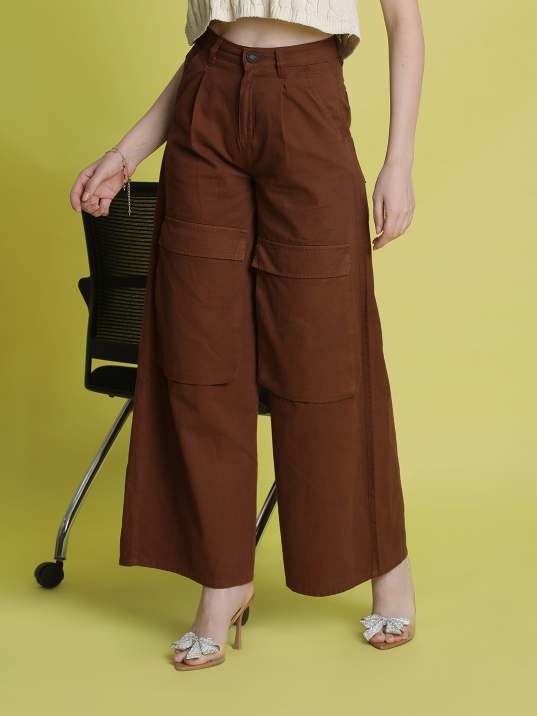 

Bene Kleed Women High-Rise Wide Leg Pleated Cargos, Brown