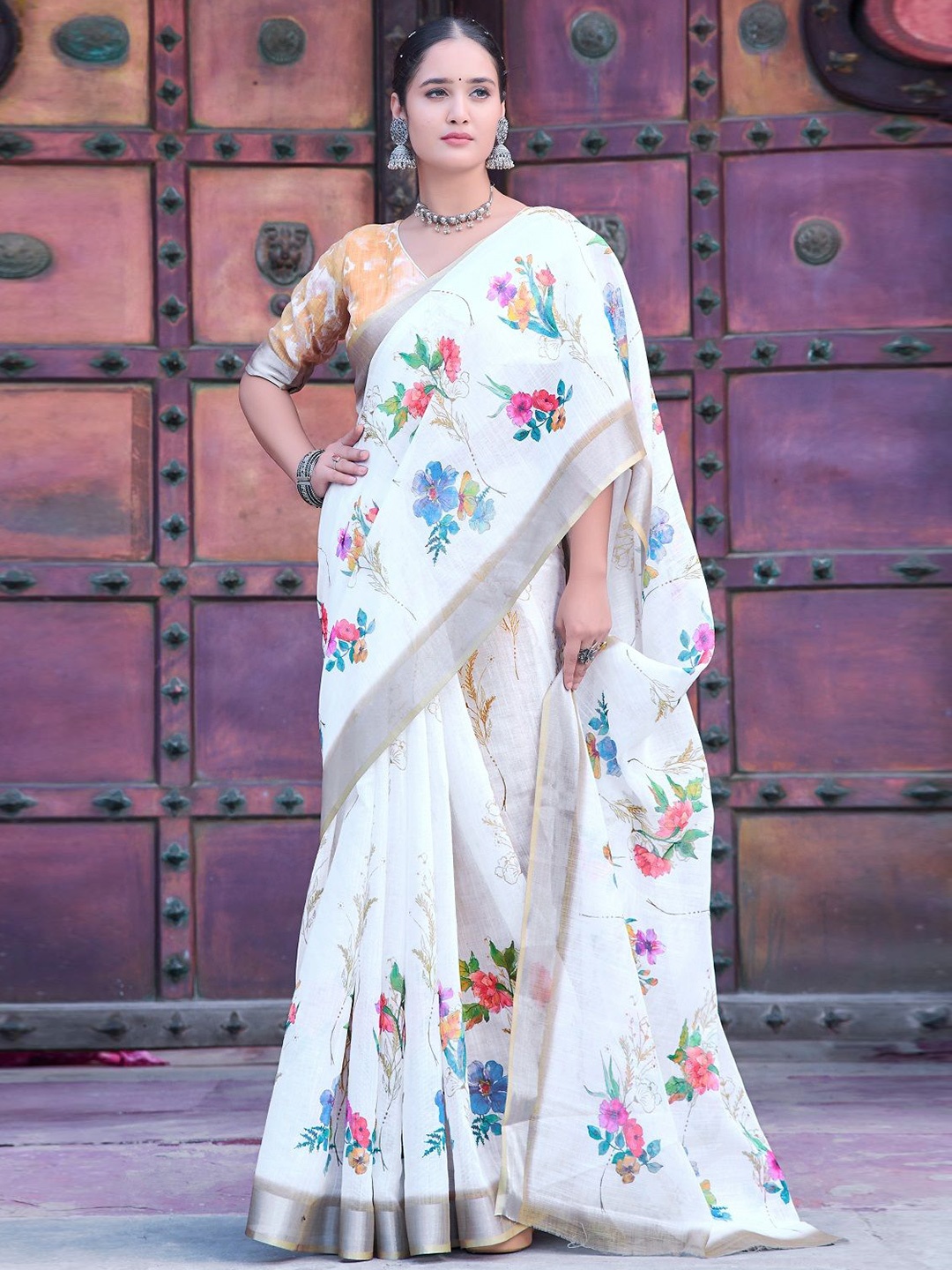 

Sarvada Floral Printed Pure Cotton Zari Saree, White