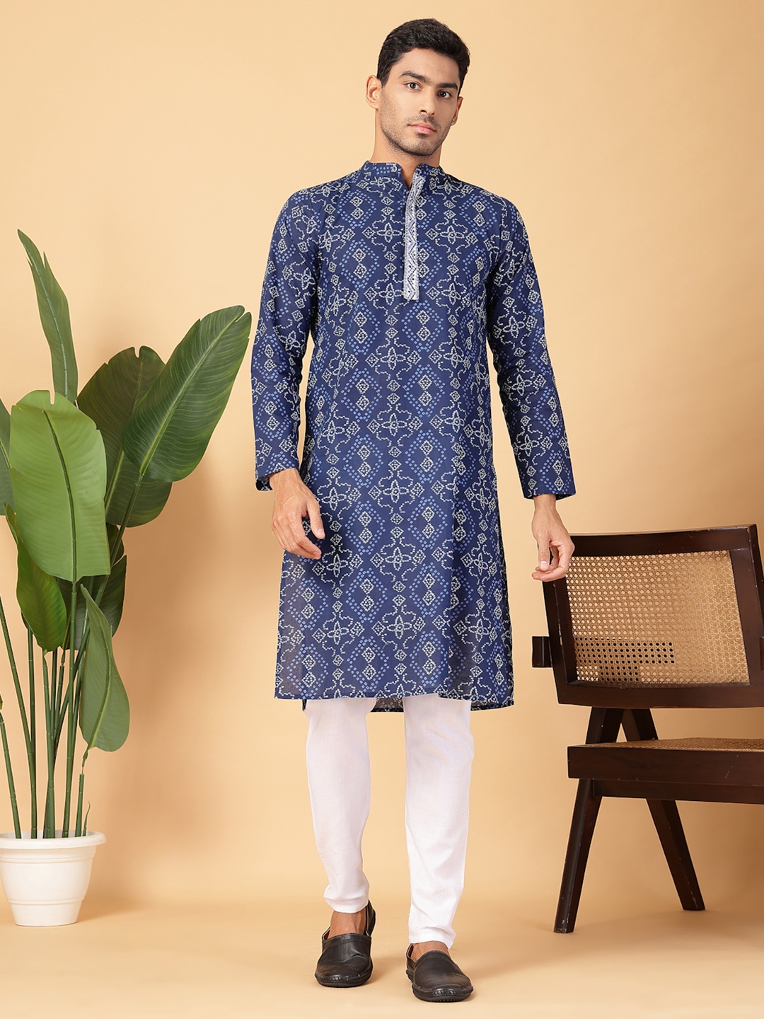 

FABRIC FITOOR Bandhani Printed Thread Work Band Collar Pure Cotton Straight Kurta, Navy blue