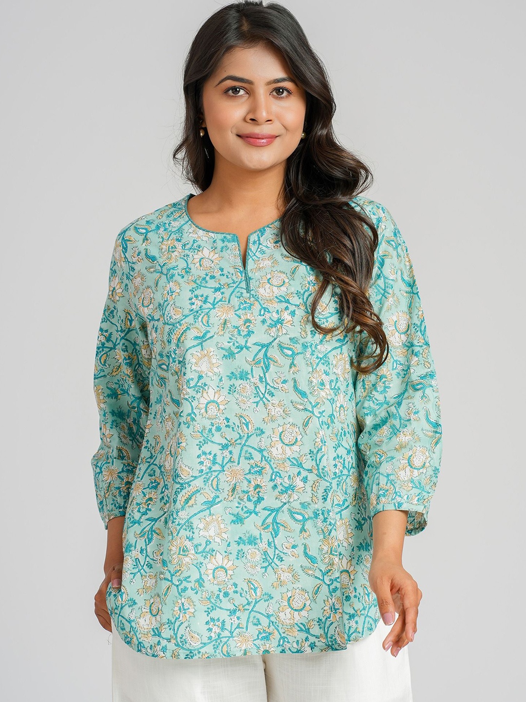 

Cotton Curio Women Cotton Block Printed Short Tunics, Green