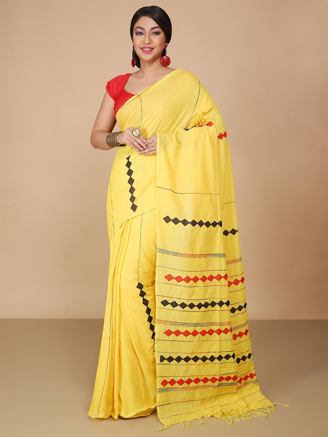 

BENGAL HANDLOOM Embroidered Patchwork Saree, Yellow