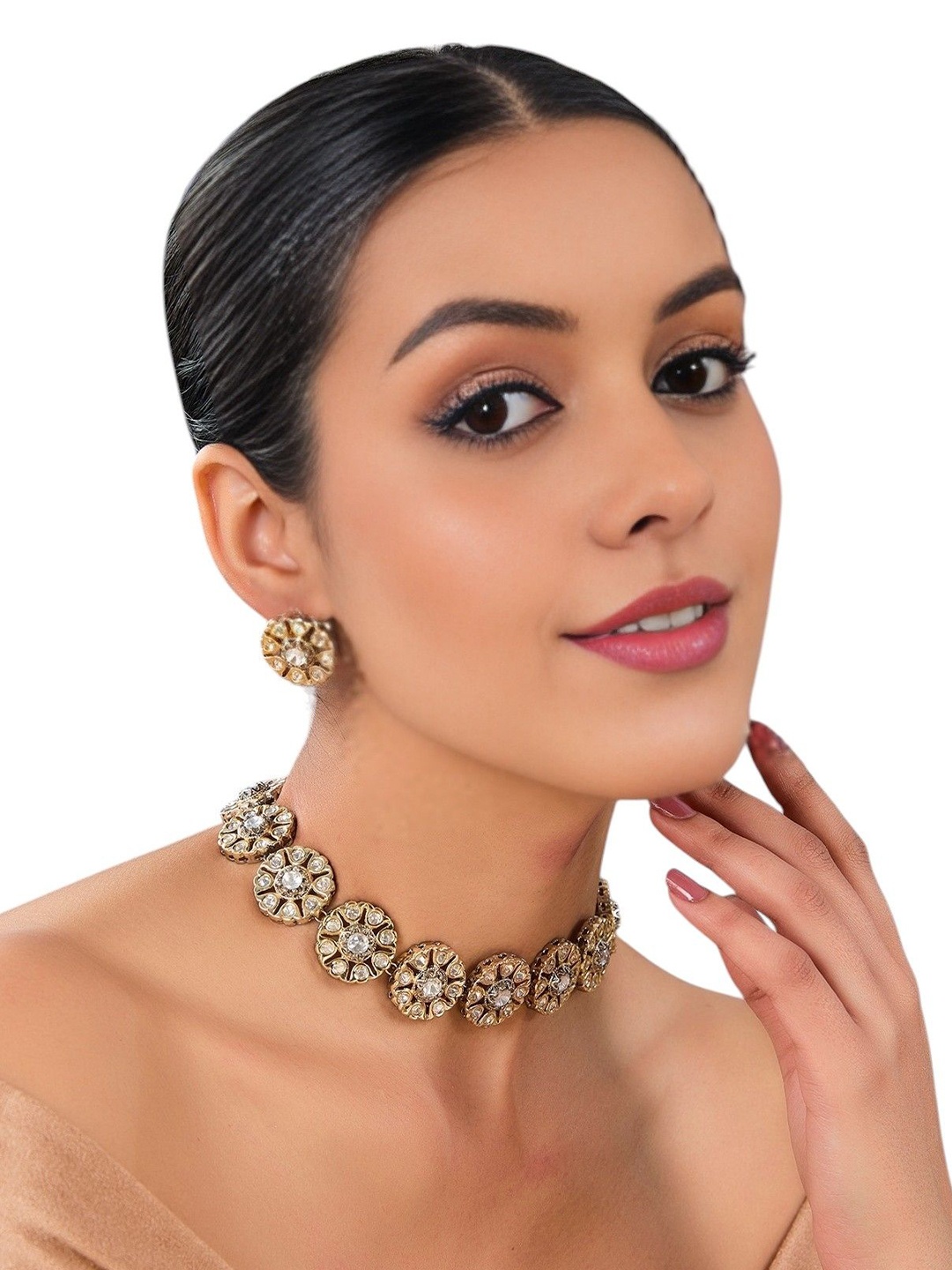 

AURAA TRENDS Gold-Plated Kundan Stone Studded Jewellery Set