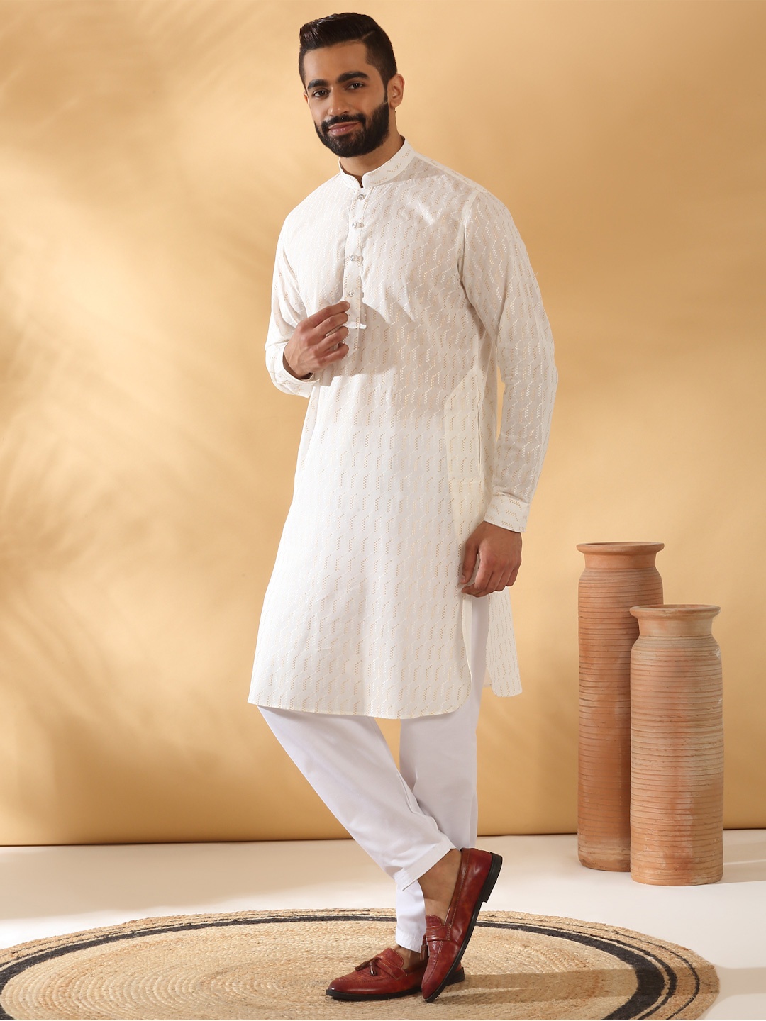 

KRAFT INDIA Geometric Embroidered Mandarin Collar Rolled-Up Sleeves Kurta With Salwar, Cream