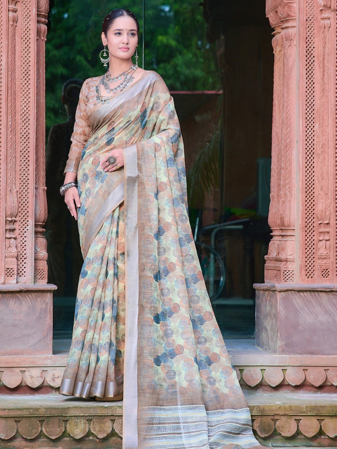

Mitera Geometric Printed Zari Pure Cotton Saree, White