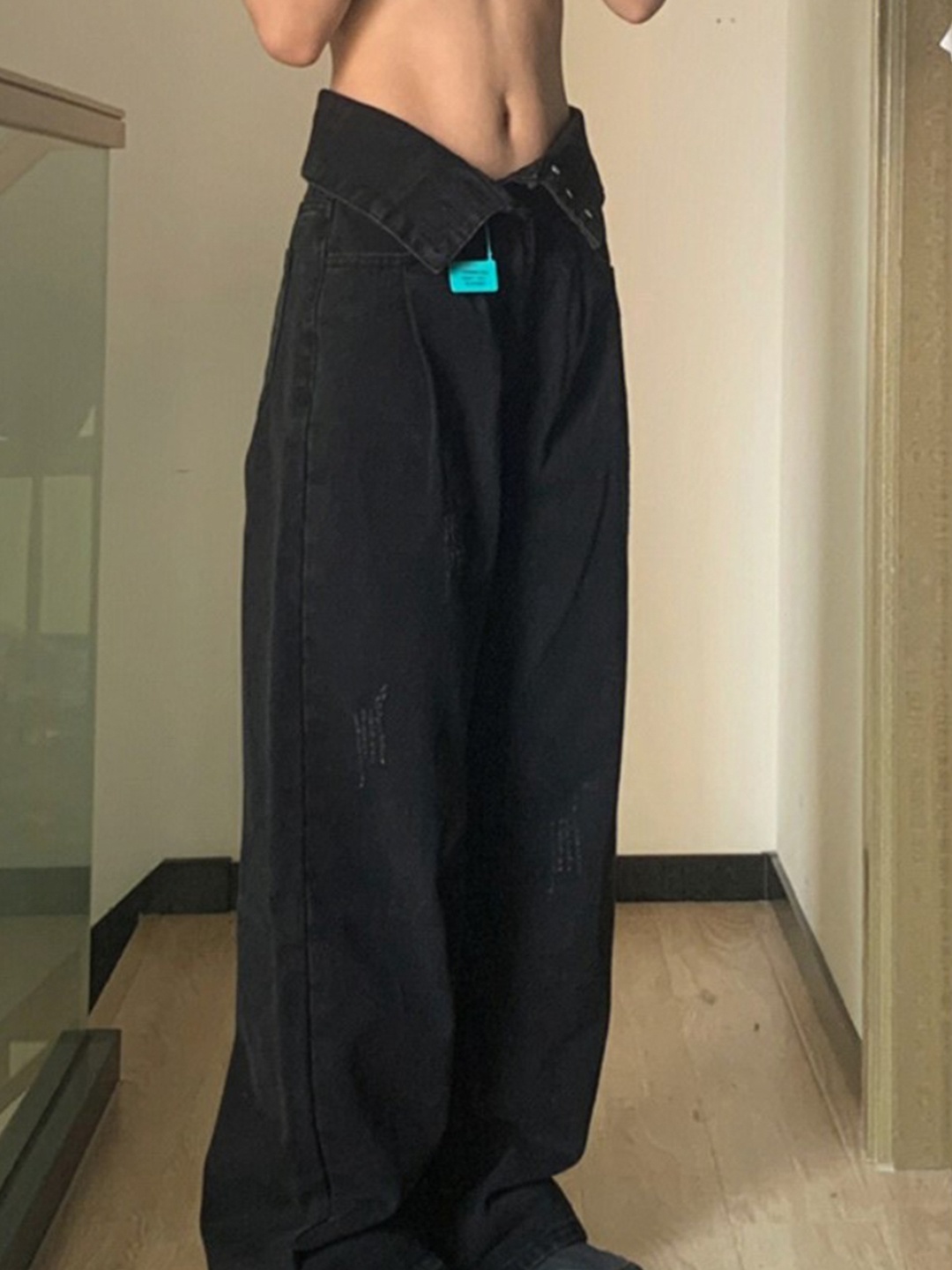 

StyleCast Women Wide Leg High-Rise Low Distress Jeans, Black