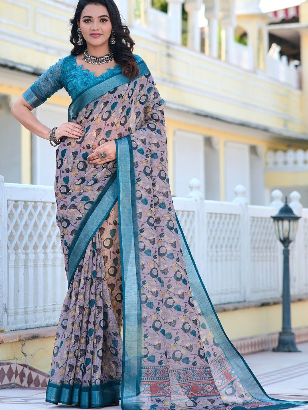 

Mitera Floral Zari Pure Cotton Saree, Grey
