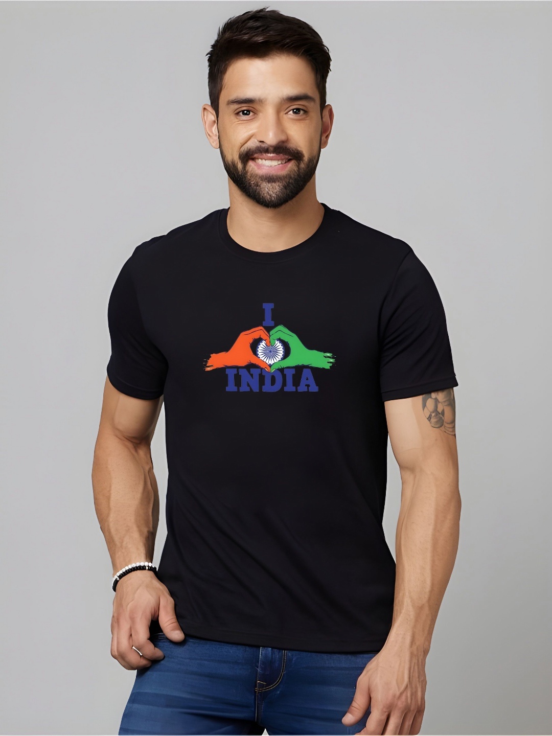 

THE BEETEL HOUSE Men T-shirt, Black