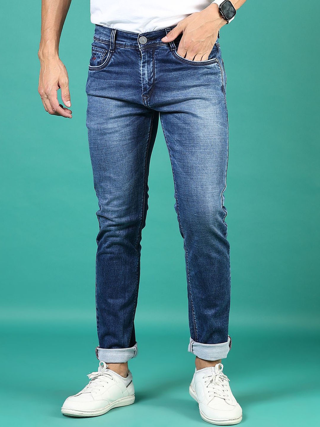 

V-Mart Men Slim Fit Light Fade Jeans, Blue