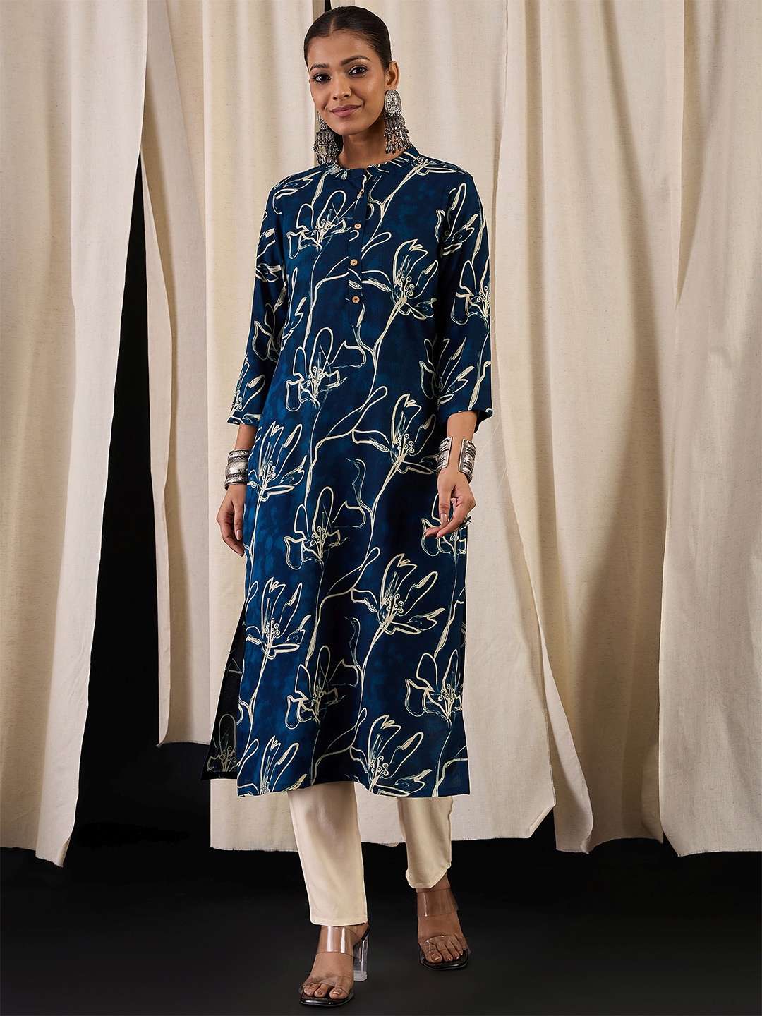 

Anouk Floral Printed Mandarin Collar Straight Kurta, Navy blue