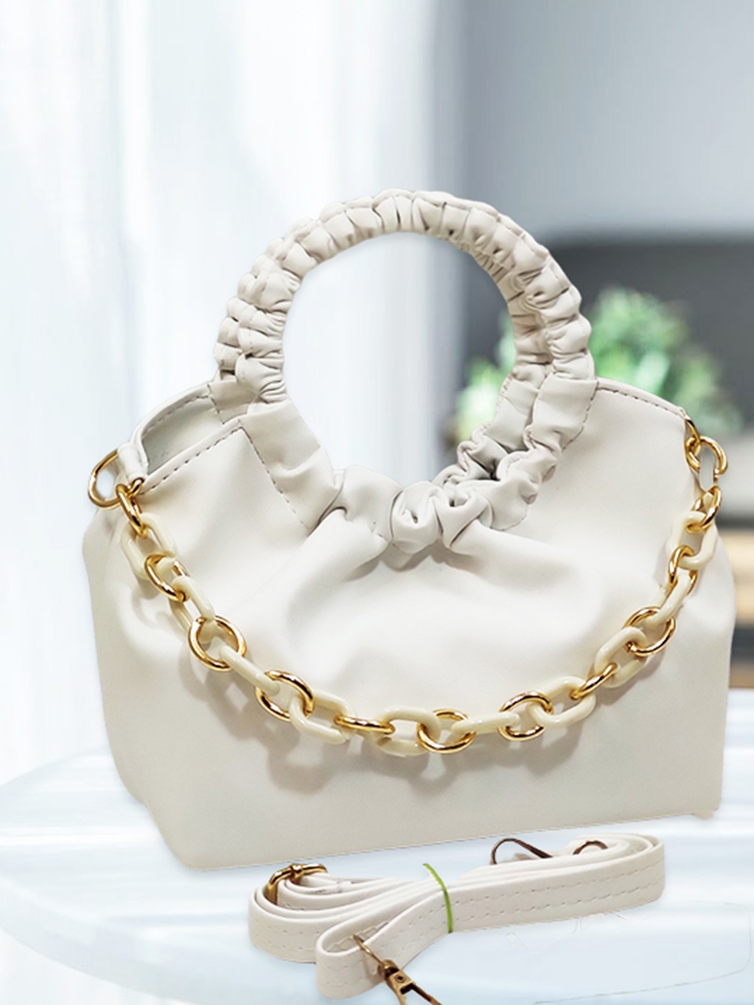 

CANDY BAGS Textured PU Sling Bag With Quilted, White