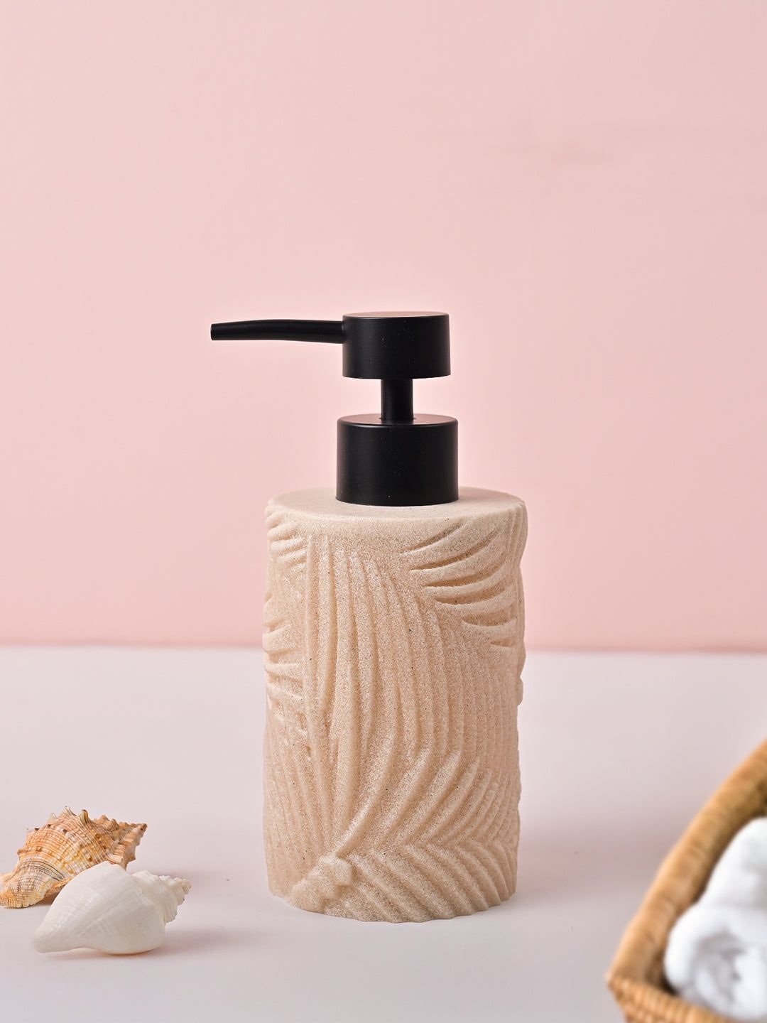 

MARKET99 Off White & Black Textured Soap Dispenser