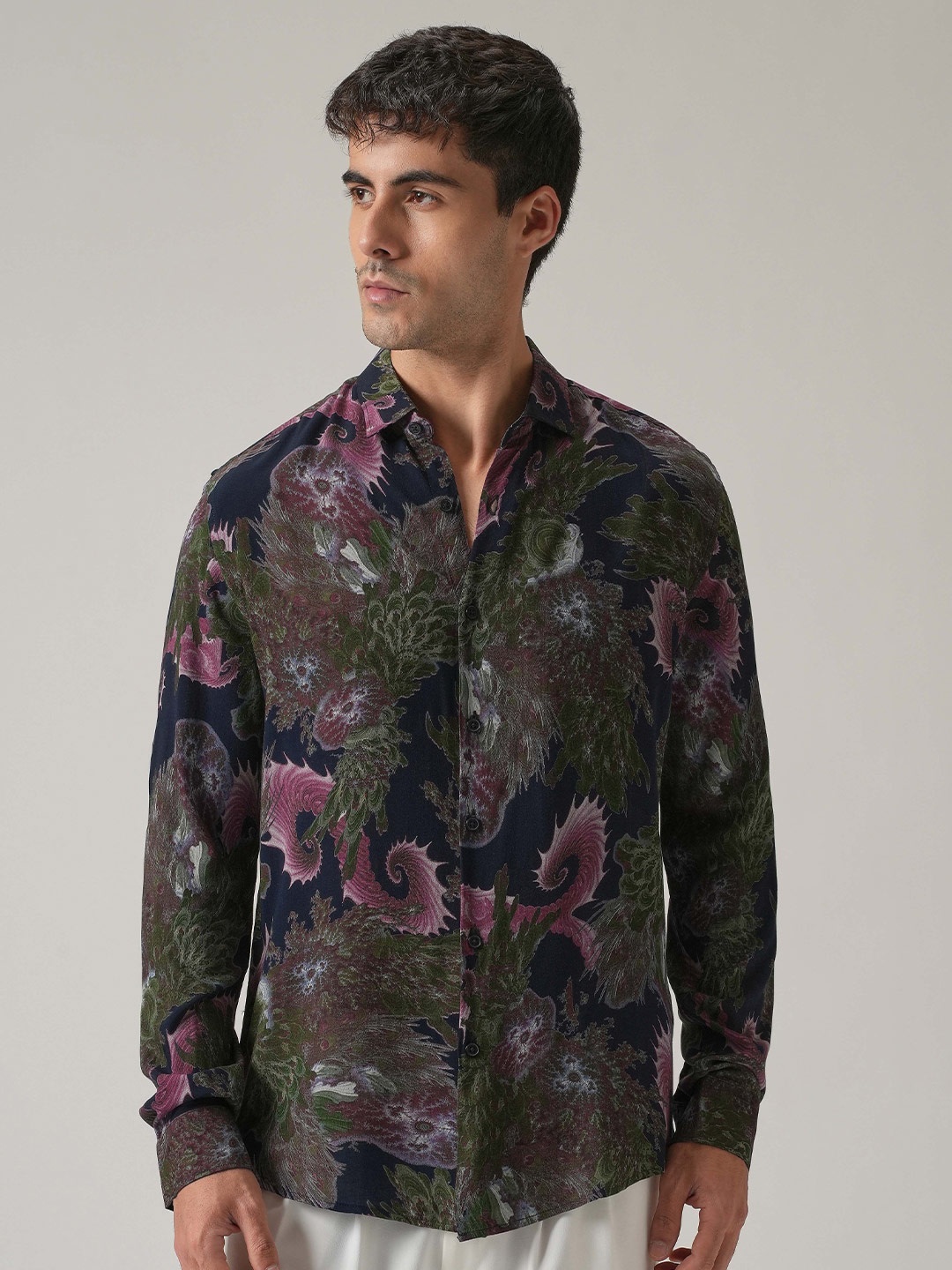 

Banana Club Men Classic Slim Fit Abstract Printed Casual Shirt, Navy blue