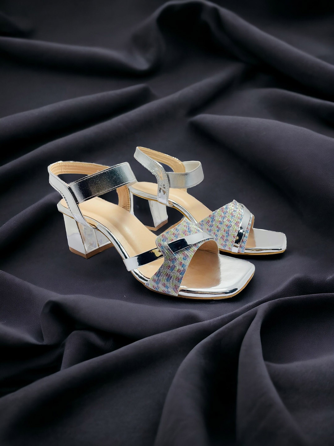 

FABBMATE Women Embellished Block Heels Sandals, Silver