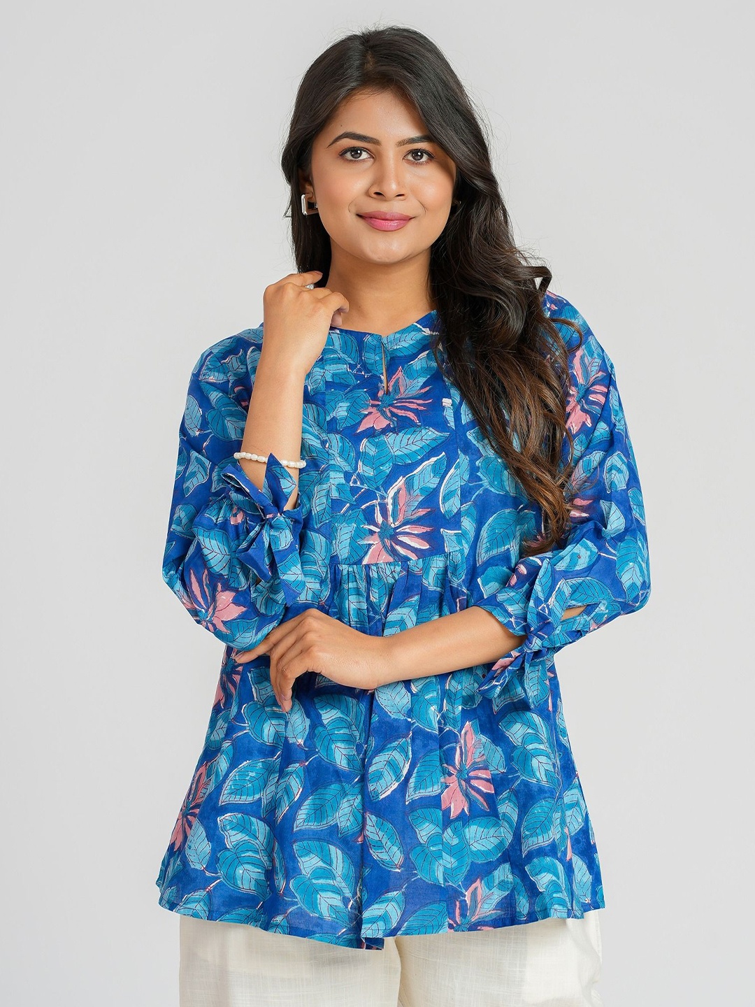 

Cotton Curio Women Cotton Printed Short Tunic, Blue