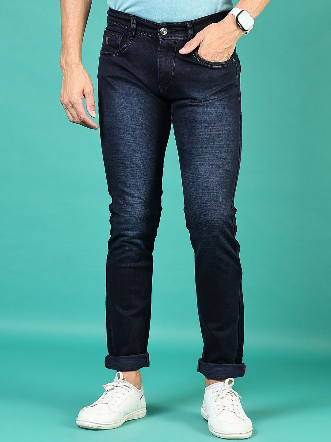 

V-Mart Men Slim Fit Light Fade Jeans, Blue