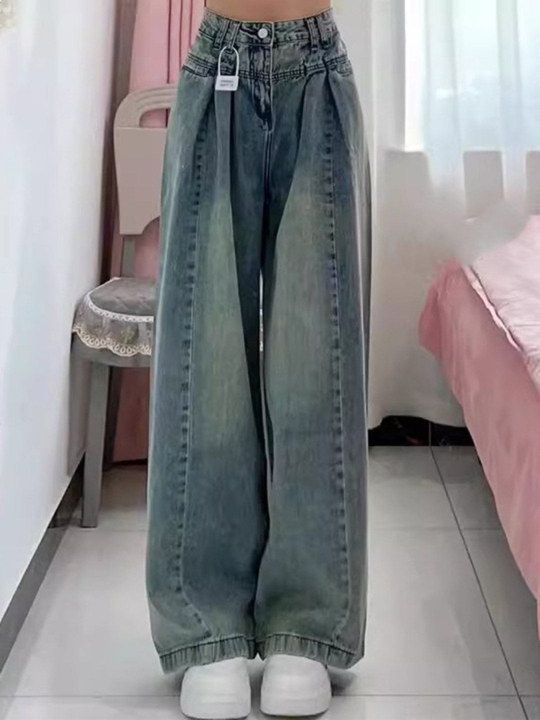 

StyleCast Women High-Rise Heavy Fade Jeans, Blue