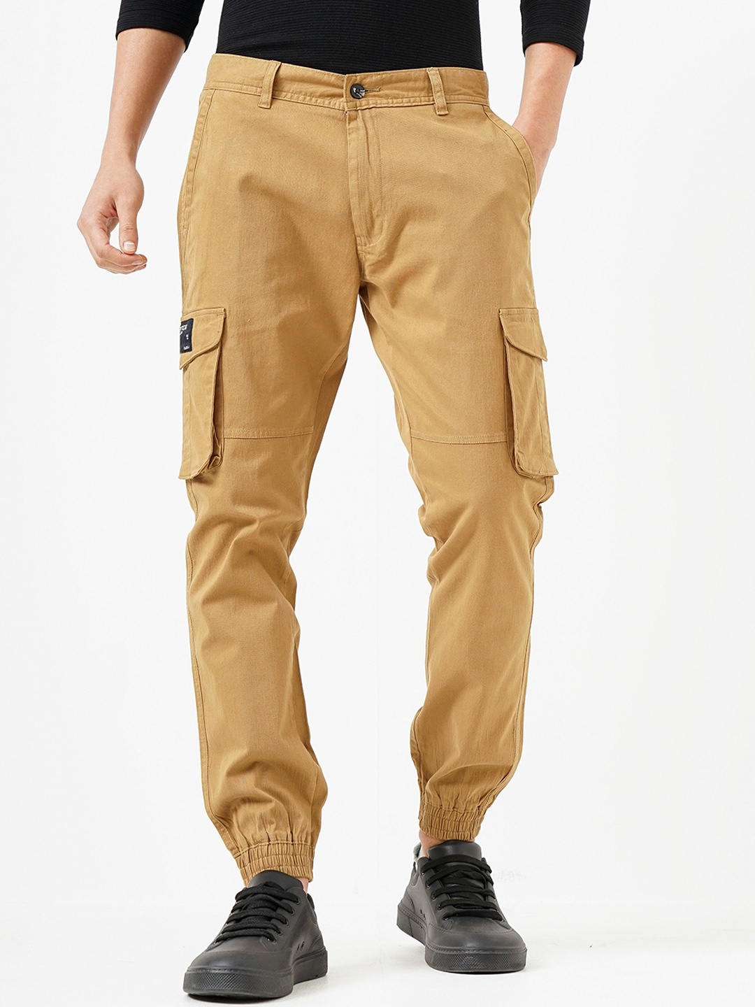 

Genoa Men Relaxed Regular Fit Mid-Rise Cotton Cargos, Khaki