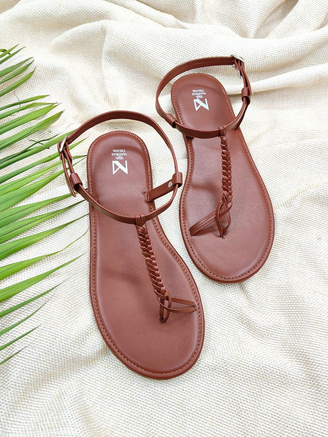 

THE MADRAS TRUNK Women Textured Open Toe T-Strap Flats, Brown