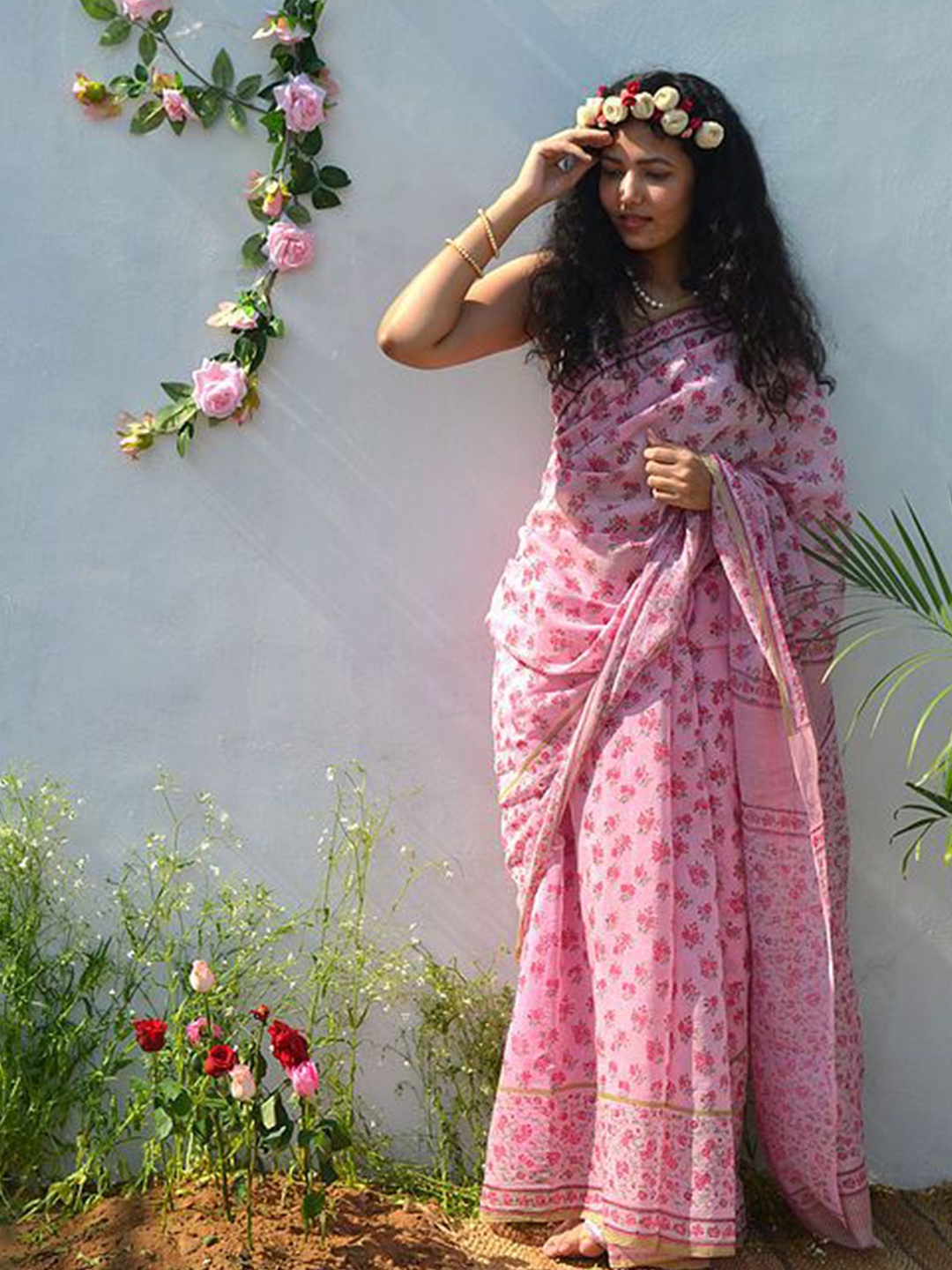 

Mitera Floral Printed Pure Cotton Saree With Unstitched Blouse Piece, Pink