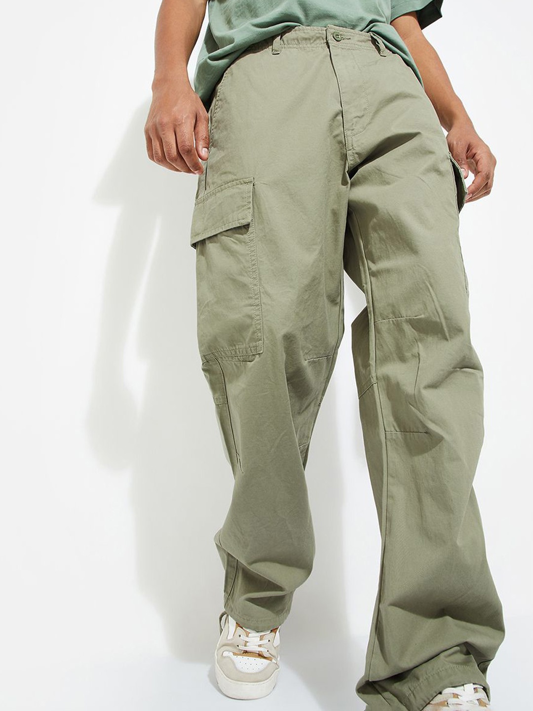 

max Men Cotton Loose Fit Cargo Styles Trousers, Green