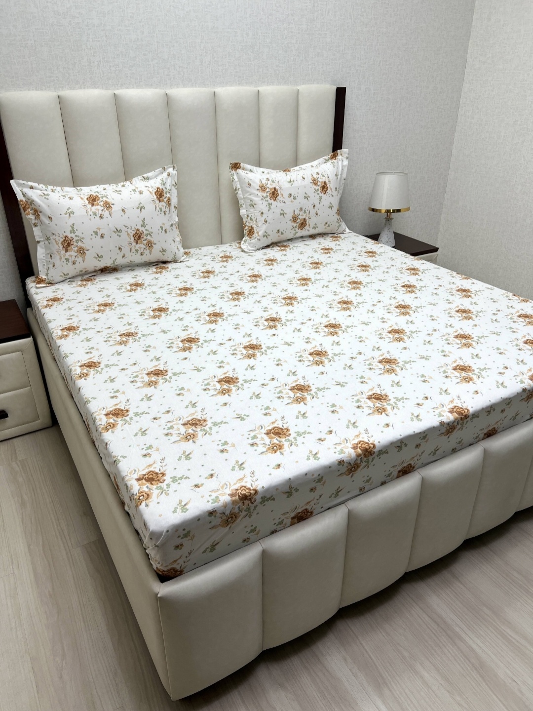 

Pure Decor White & Brown Floral Printed 180 TC Cotton King Bedsheet 2.74 m x 2.74 m