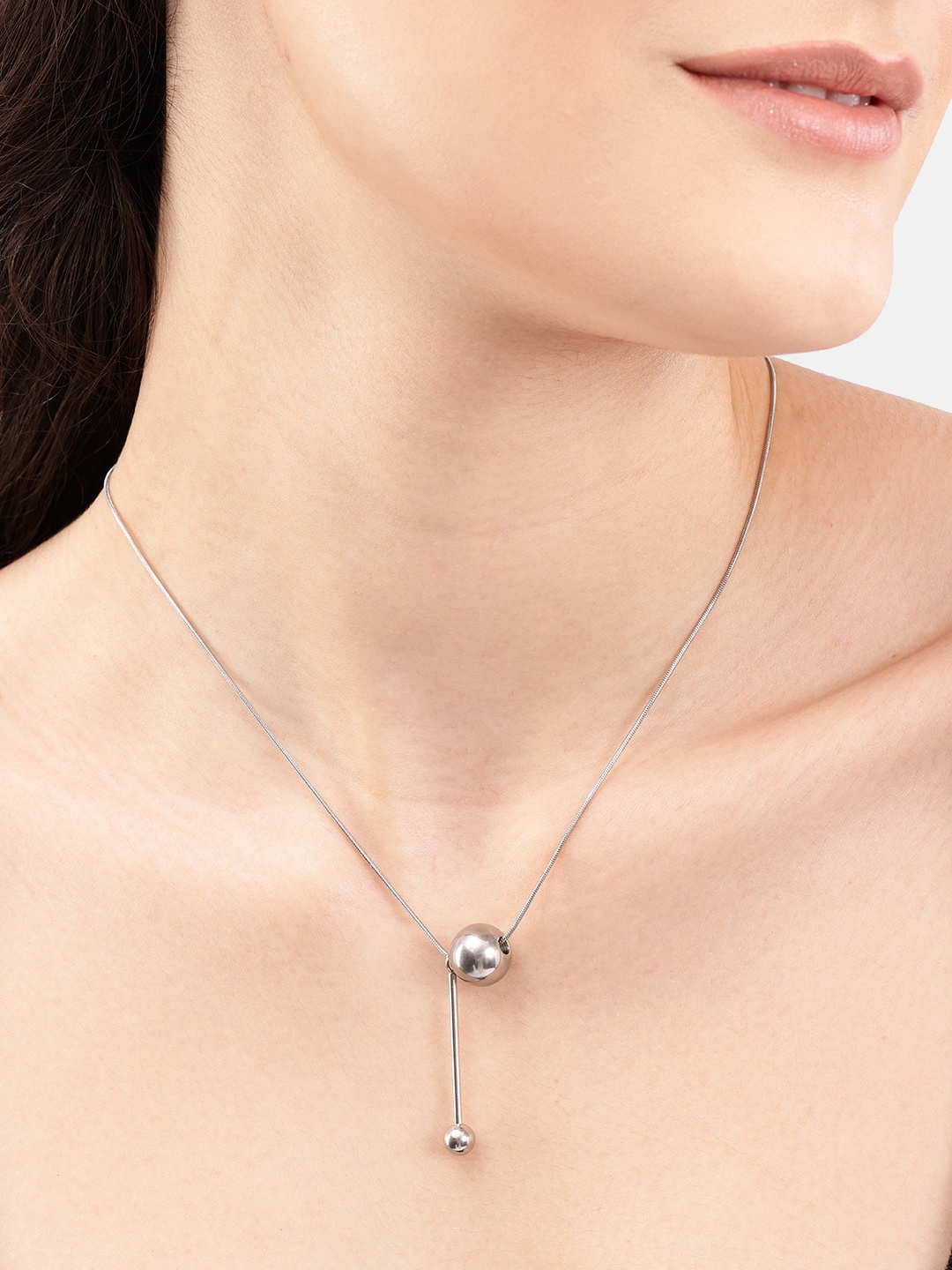 

DressBerry Round Shaped Pendant Chain, Silver