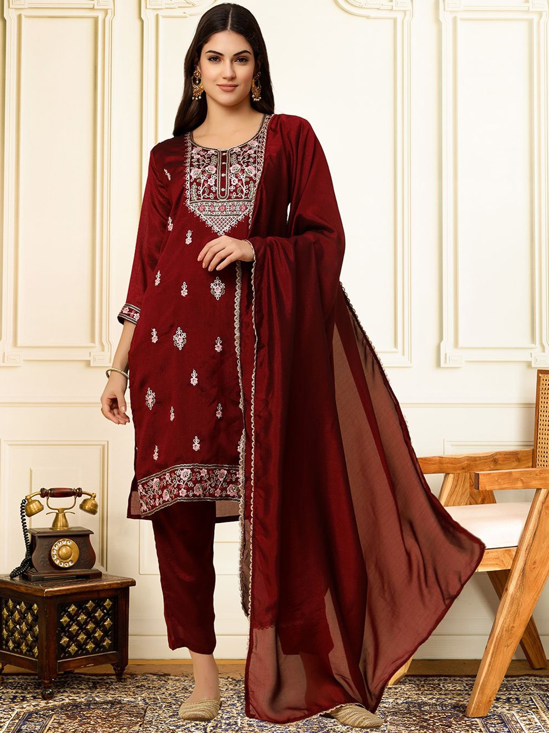 

House of Pataudi Floral Embroidered Thread Work Straight Kurta With Trousers And Dupatta, Maroon