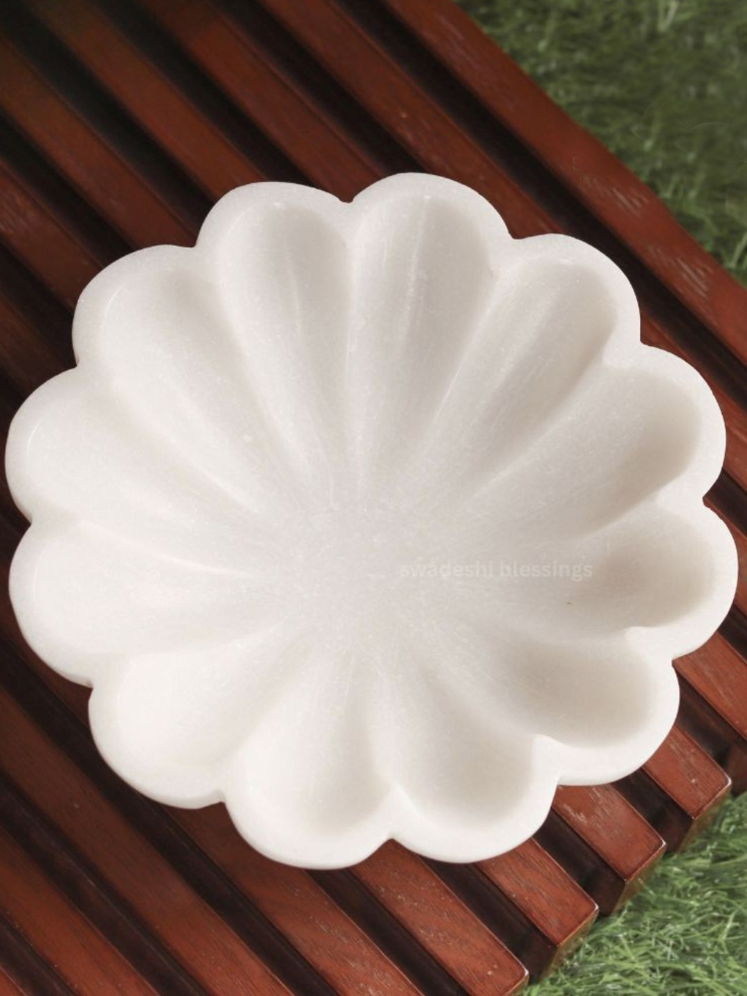 

Swadeshi Blessings White Scalloped Marble Decorative Bowl -10 Inches