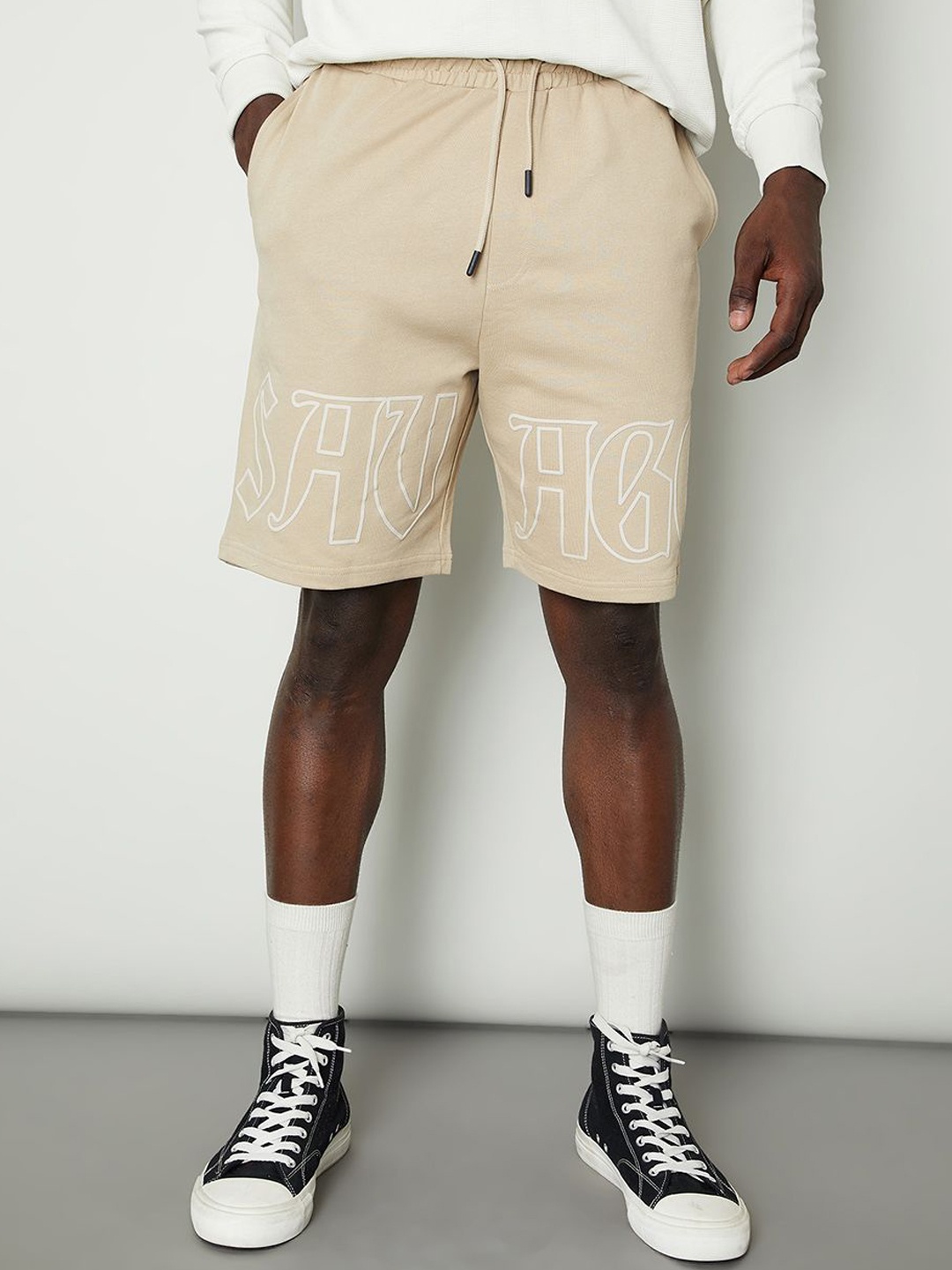 

max Men Printed Regular Fit Mid-Rise Shorts, Beige