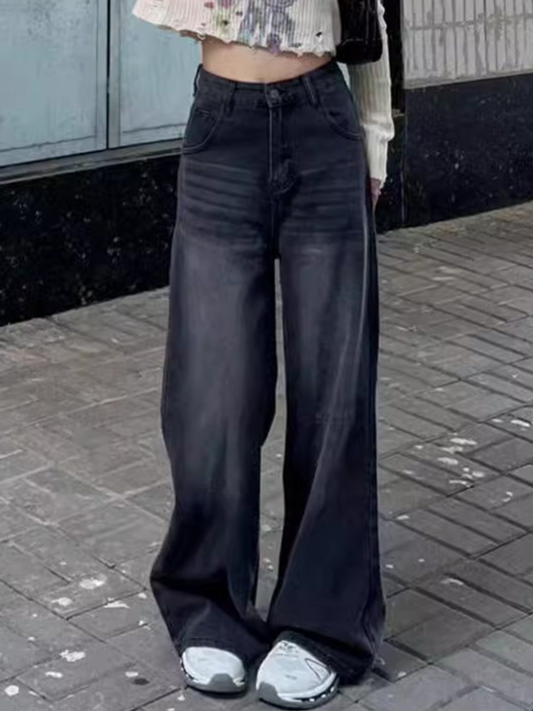 

StyleCast Women Wide Leg High-Rise Light Fade Cotton Jeans, Black