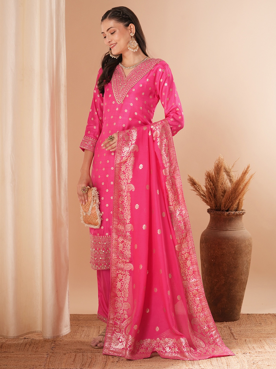 

FASHOR Women Ethnic Motifs Regular Kurta with Trousers & With Dupatta, Pink
