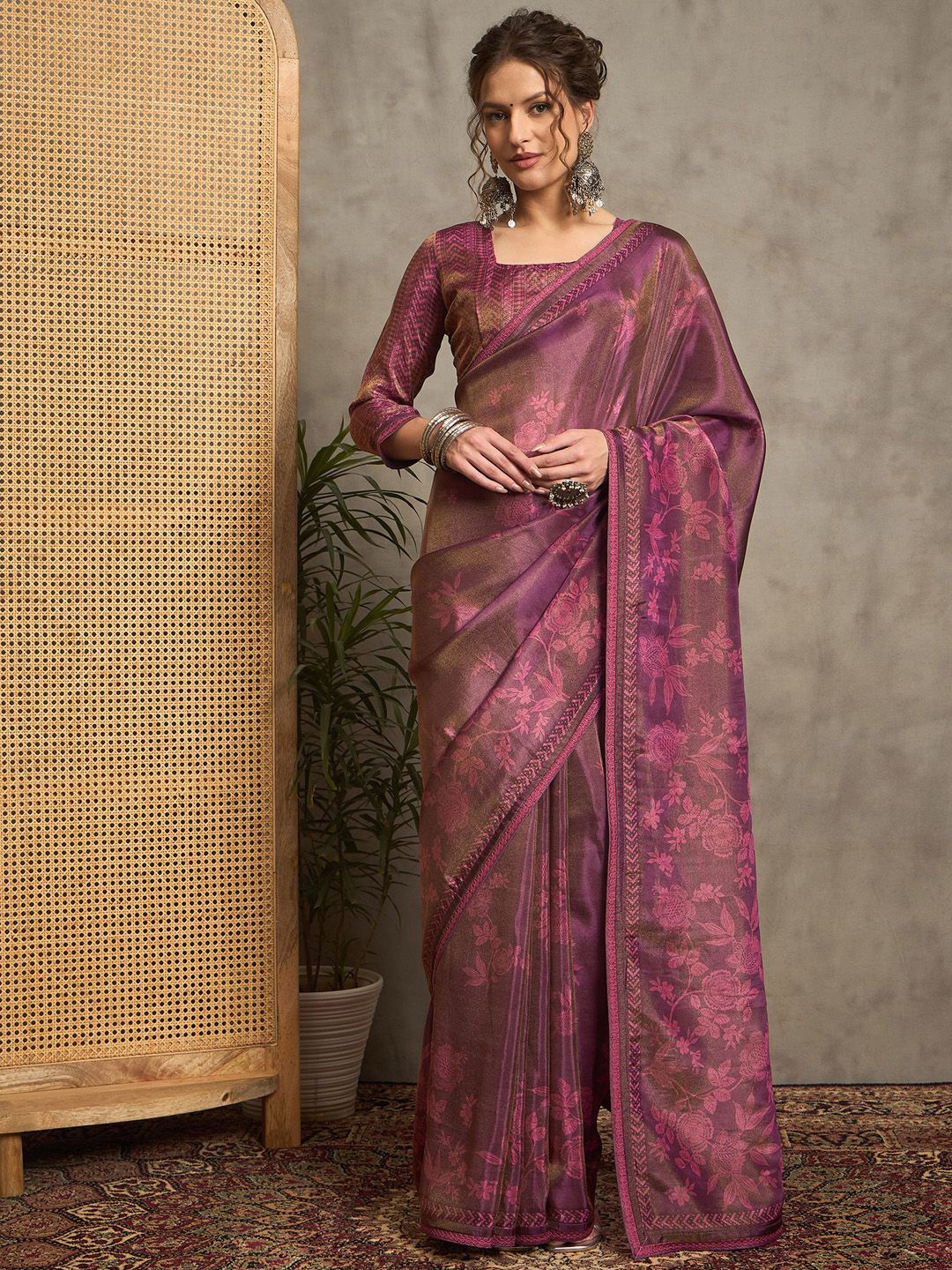 

Anouk Floral Printed Tissue Saree With Unstitched Blouse Piece, Magenta