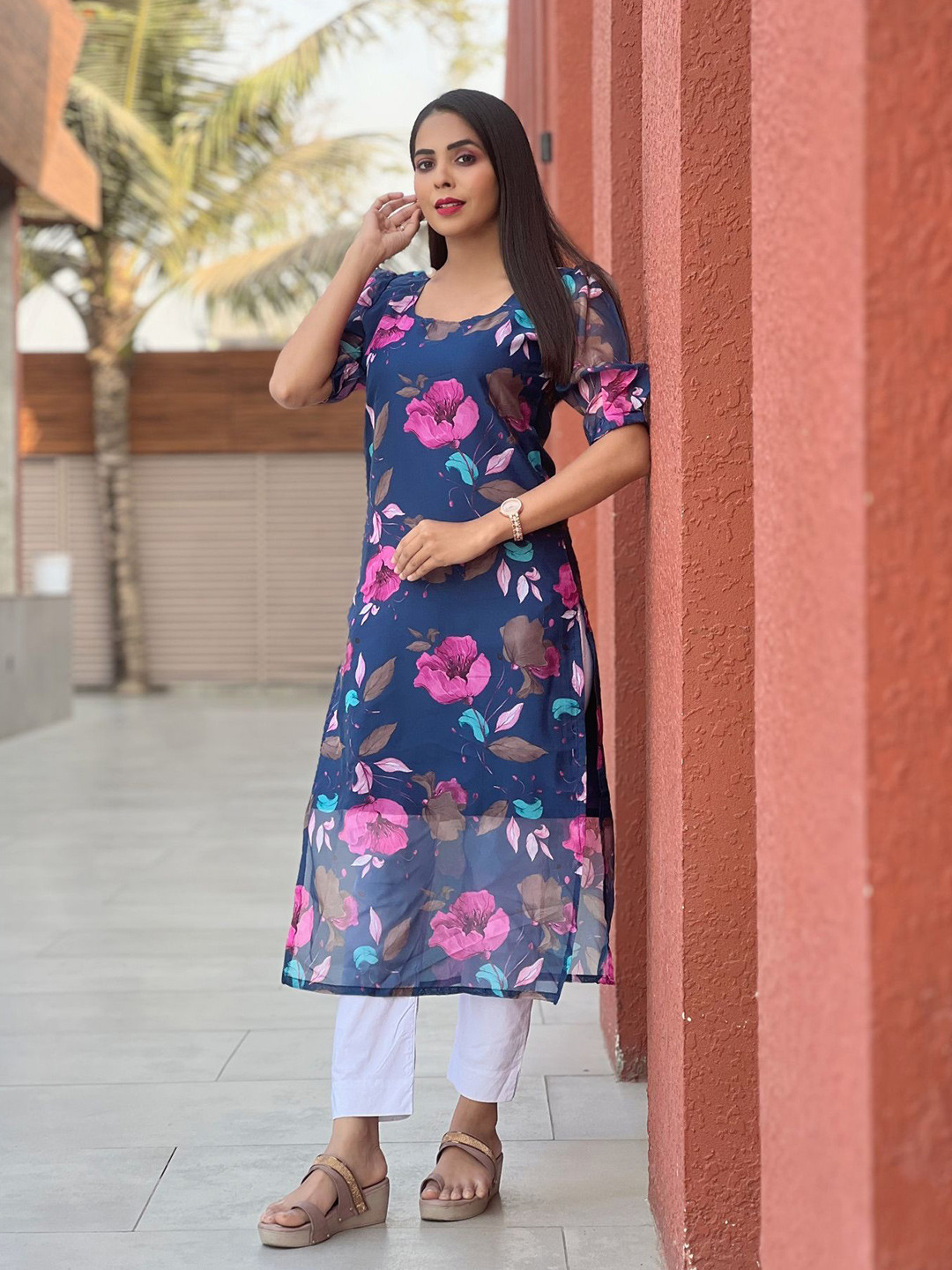 

BINDUDI Floral Printed Straight Kurta, Blue