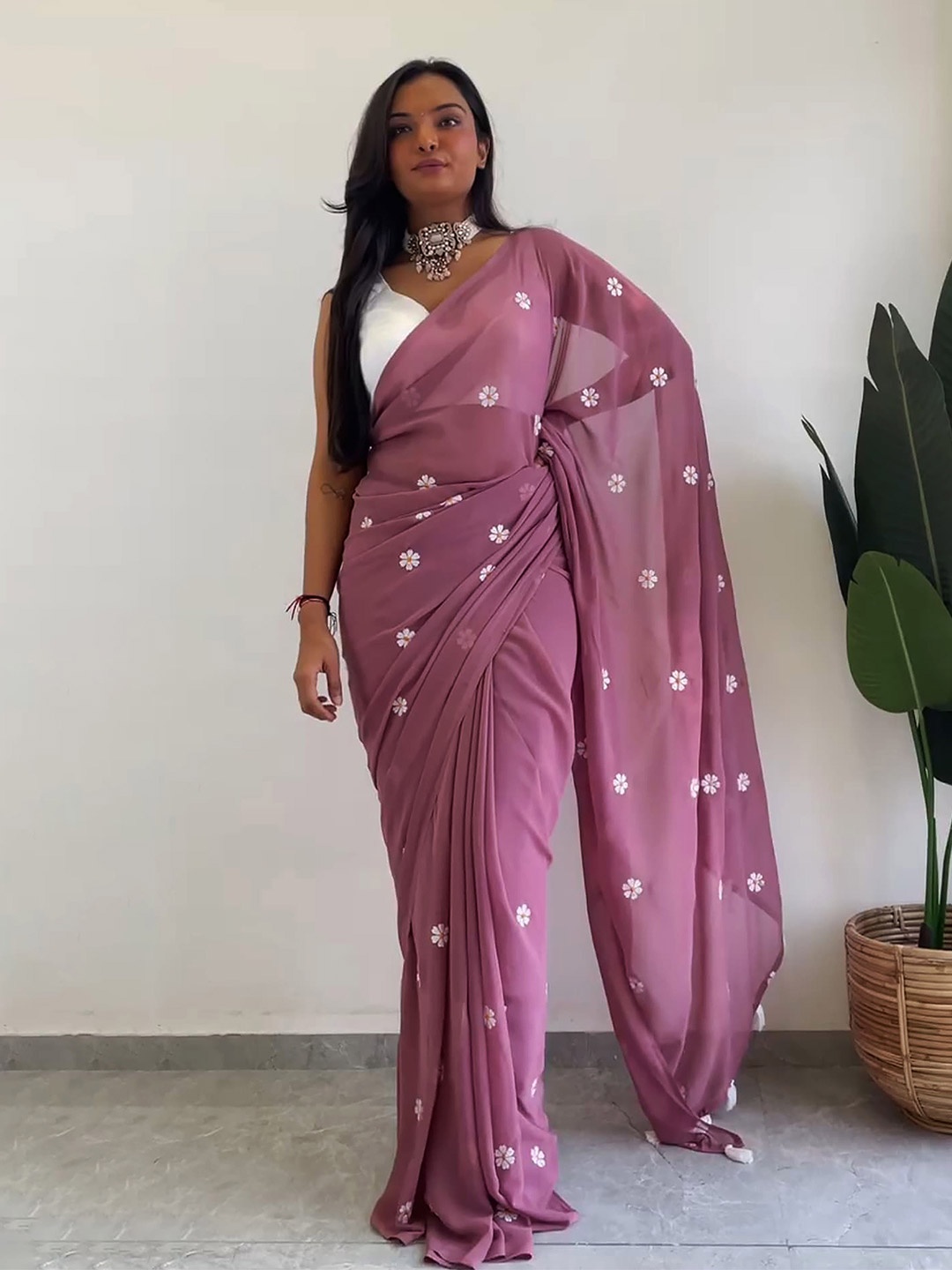 

Anouk Floral Embroidered Saree, Pink