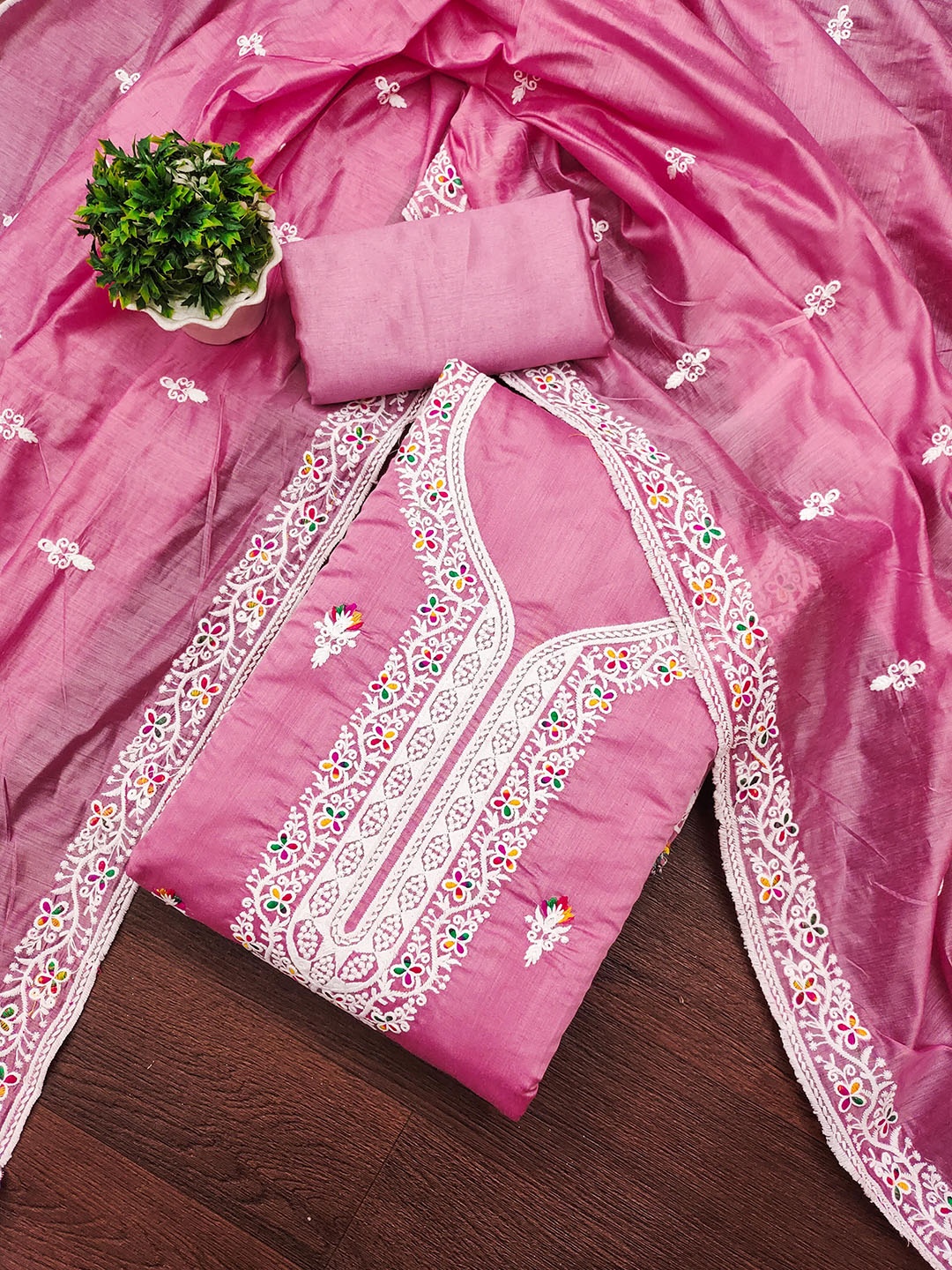 

SHADOW & SAINING Embroidered Unstitched Dress Material, Pink