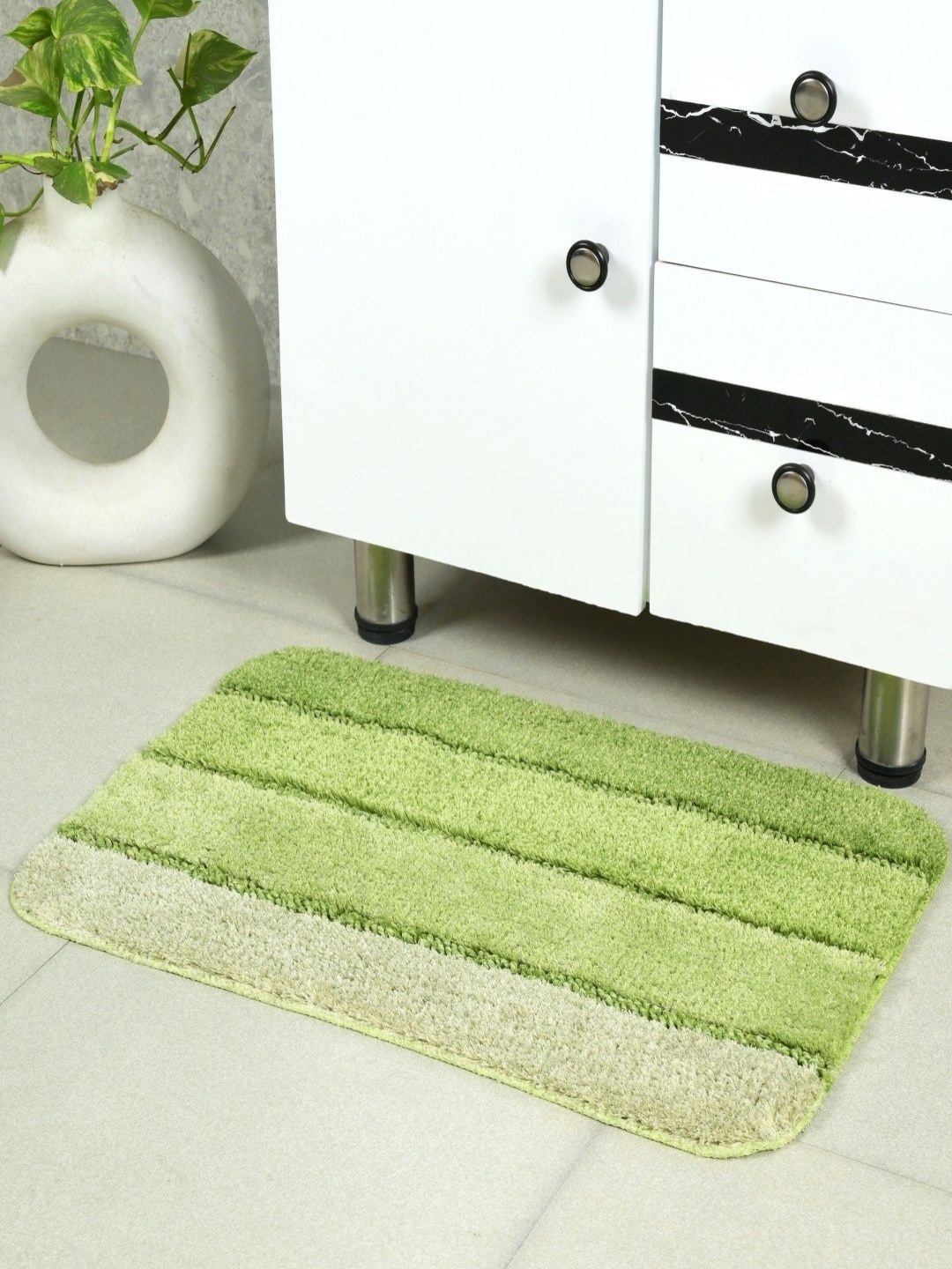 

Saral Home Green Microfiber Anti Slip Bath Rug