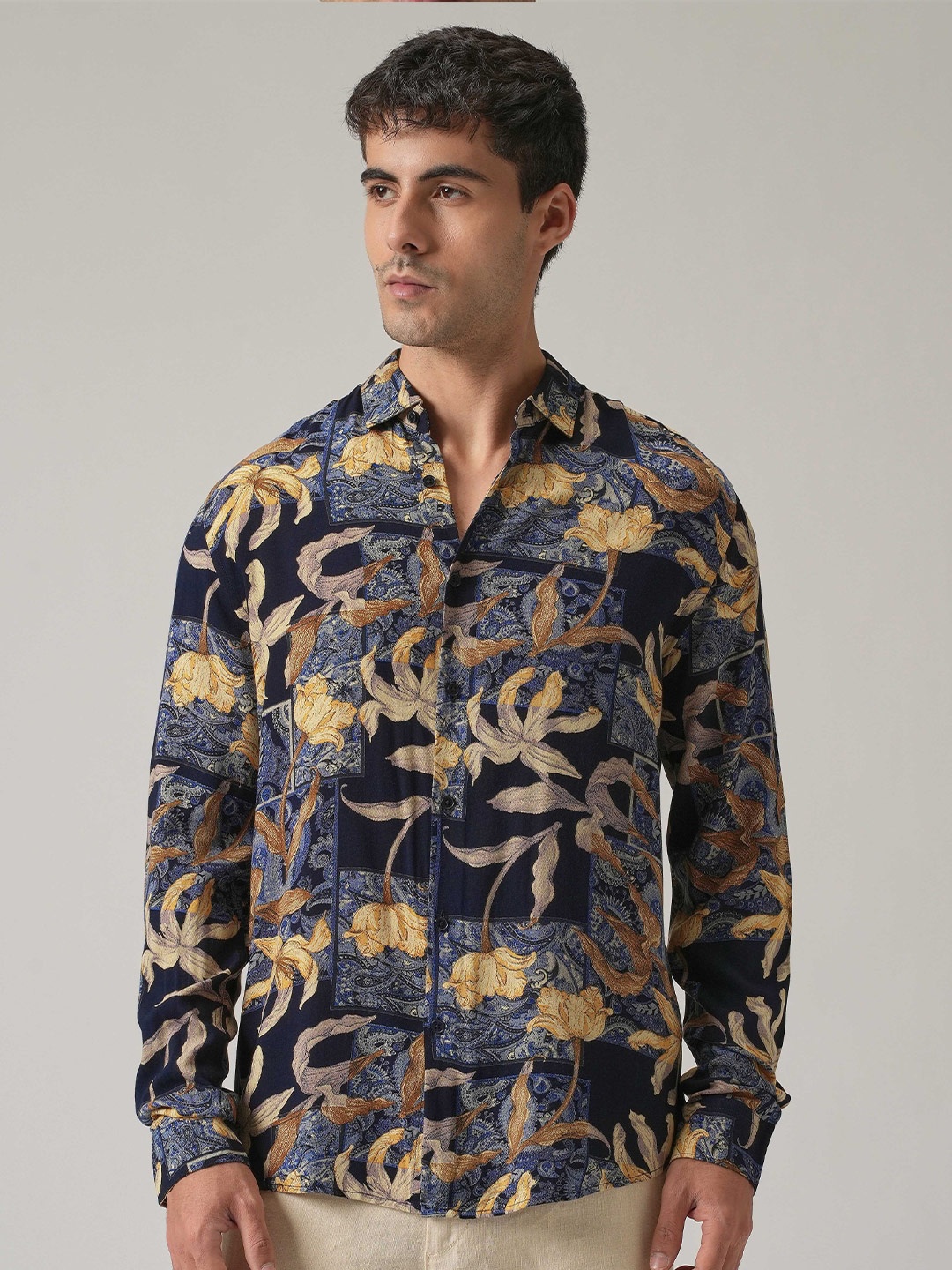 

Banana Club Men Classic Slim Fit Abstract Printed Casual Shirt, Navy blue