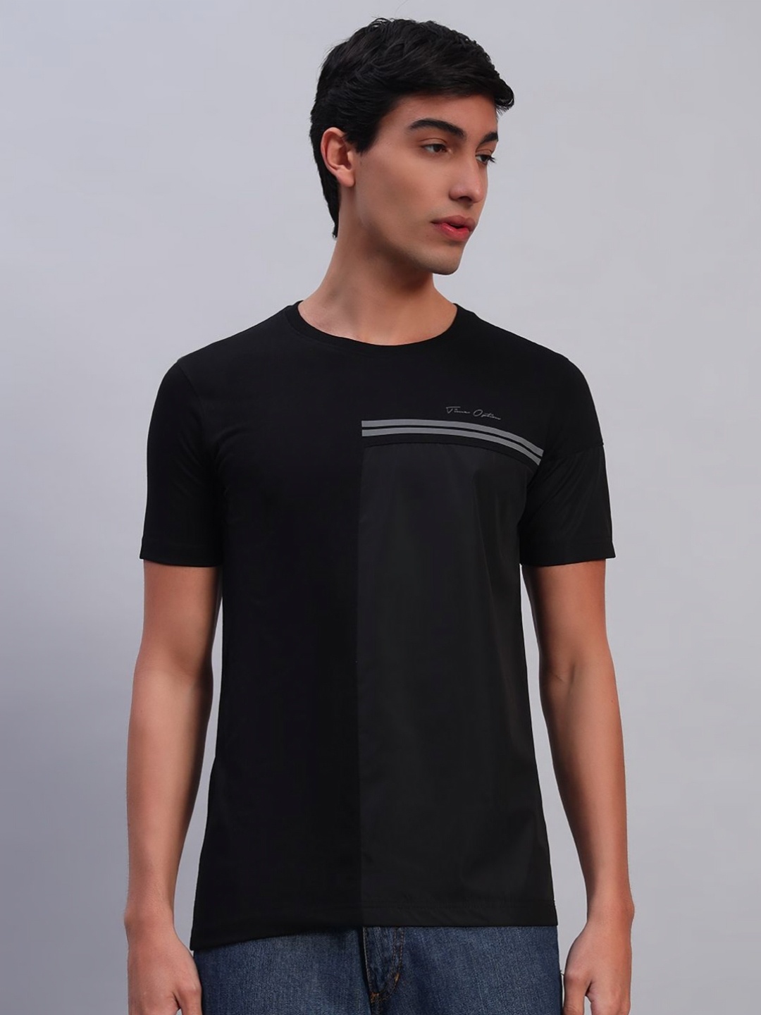 

TMO Men Solid Round Neck Cotton T-shirt, Black