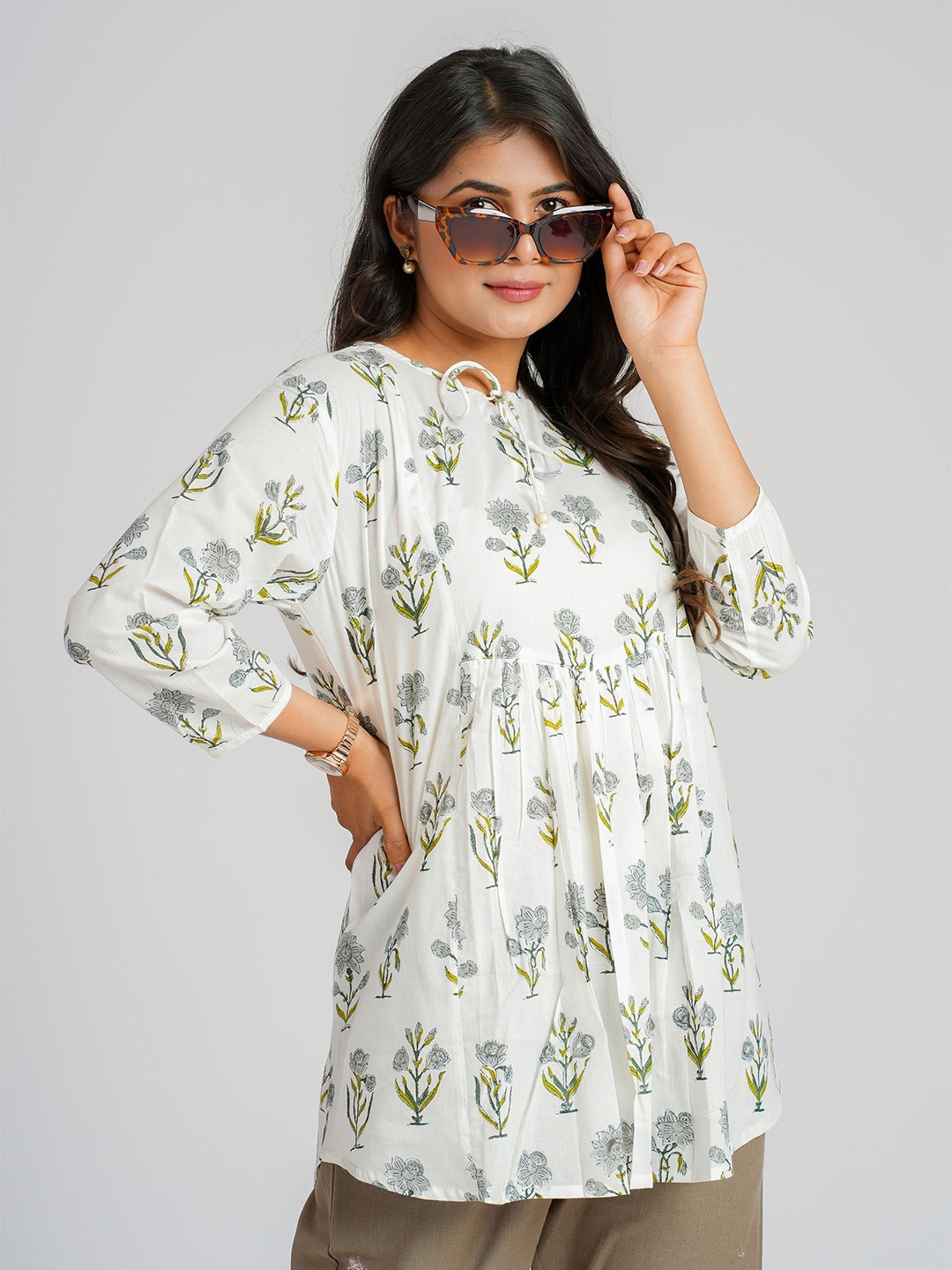 

Cotton Curio Women Cotton Block Printed Short Tunic, White