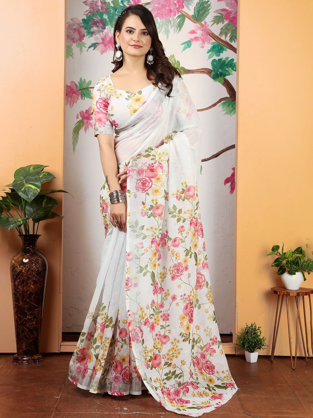 

Mitera Pure Cotton Floral Printed Saree With Unstitched Blouse Piece, White