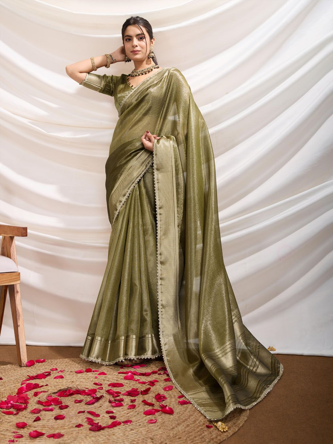 

Meena Bazaar Woven Design Zari Saree With Unstitched Blouse Piece, Green