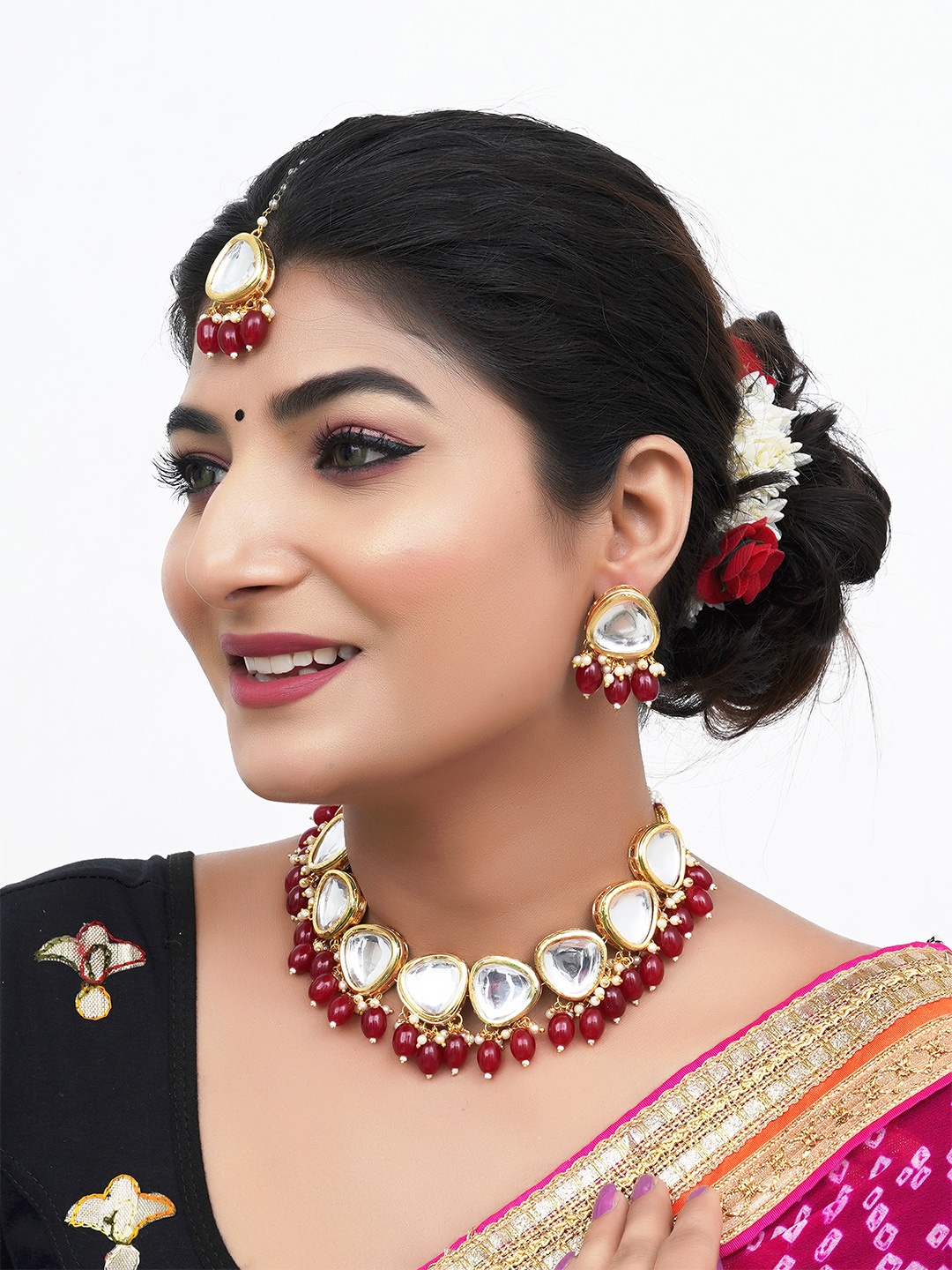 

ahoora Gold-Plated Stone Studded & Beaded Necklace and Earrings With Maang Tika