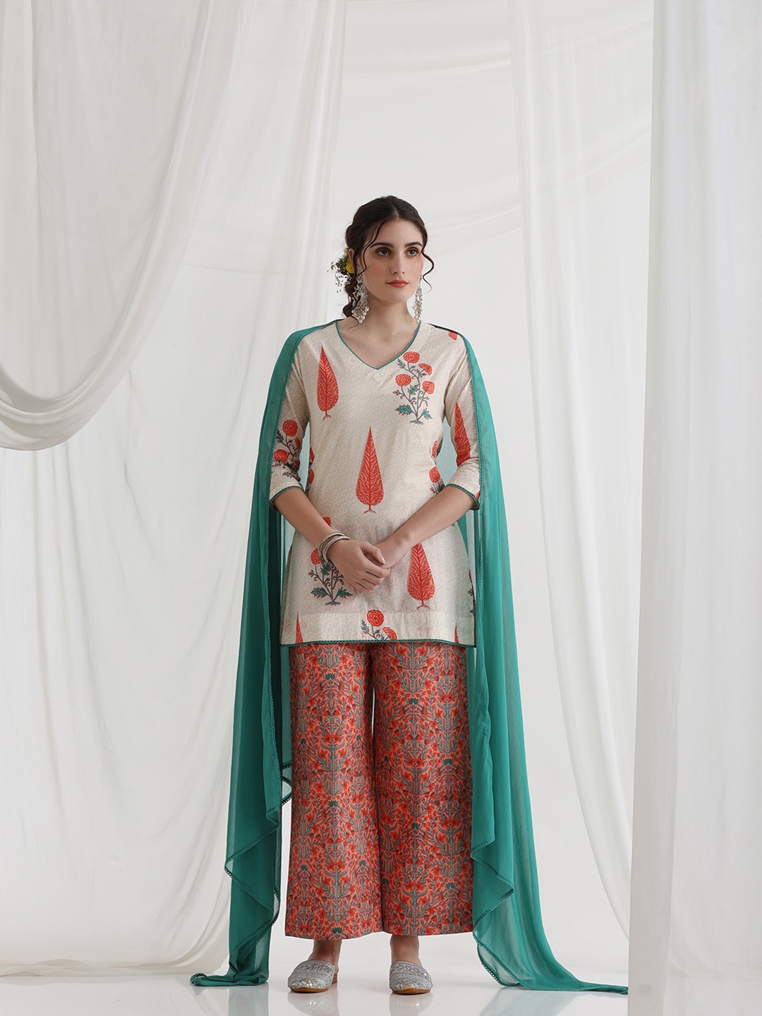 

Khushal K Floral Printed V-Neck Pure Cotton Straight Kurta With Palazzos And Dupatta, White