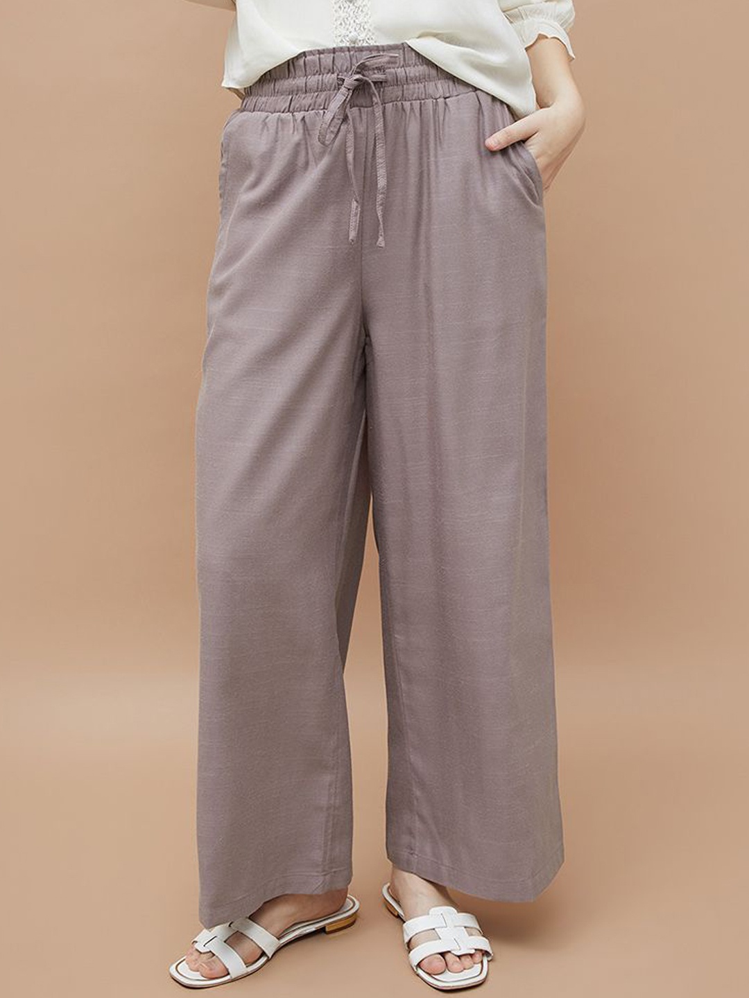 

Fame Forever by Lifestyle Women Mid-Rise Trousers, Brown