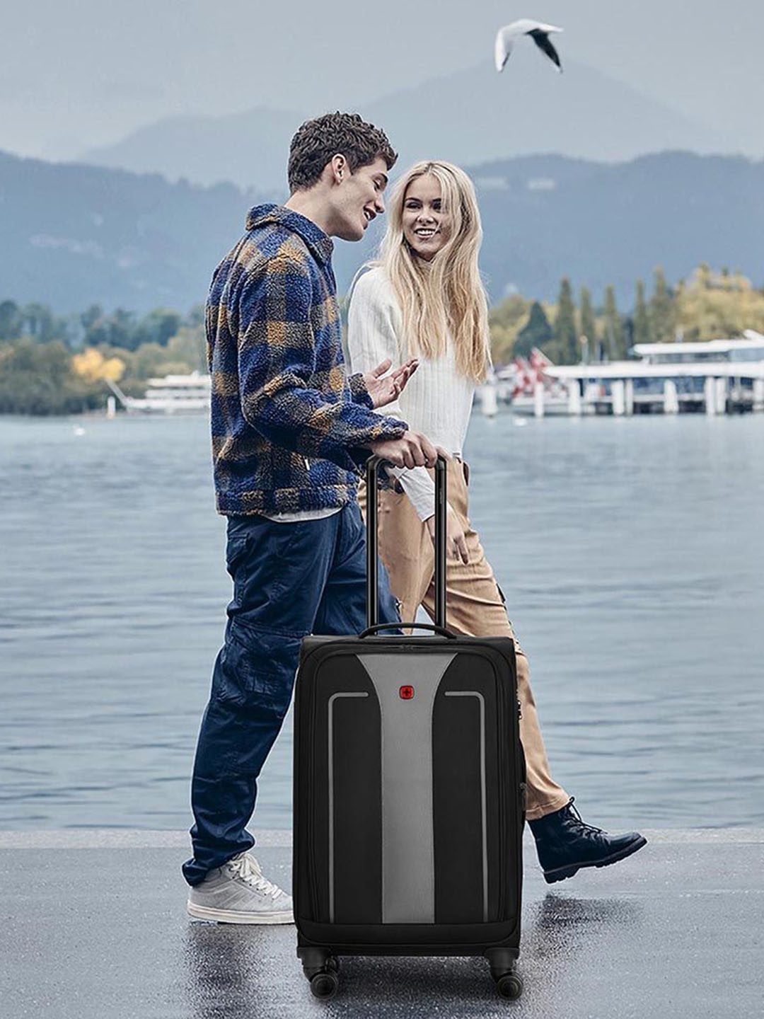 

Wenger Unisex Fantic Pro Soft-Sided Medium Trolley Bag, Black