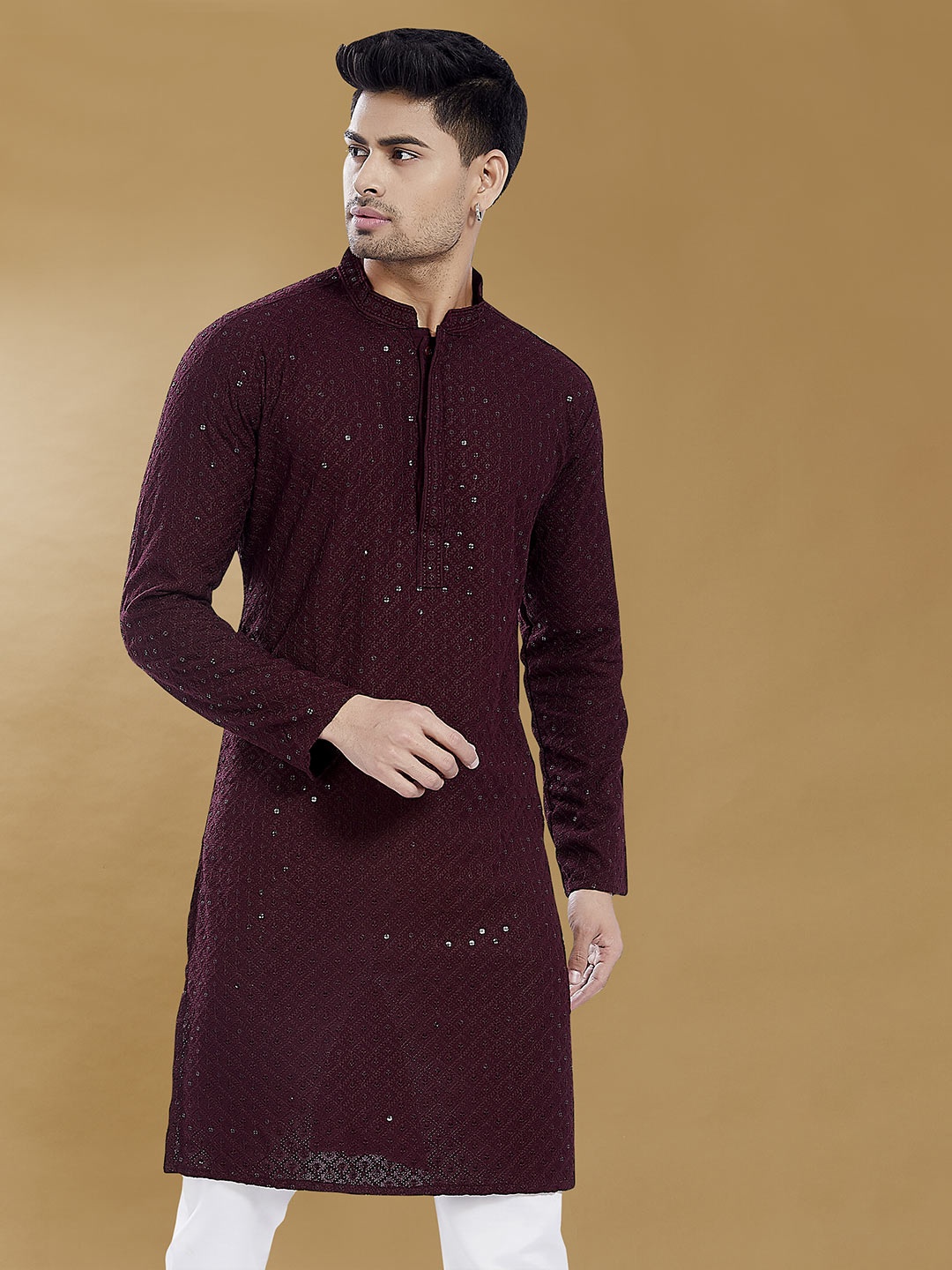 

DIVISIVE Mandarin Collar Floral Embroidered Thread Work Straight Kurta, Burgundy