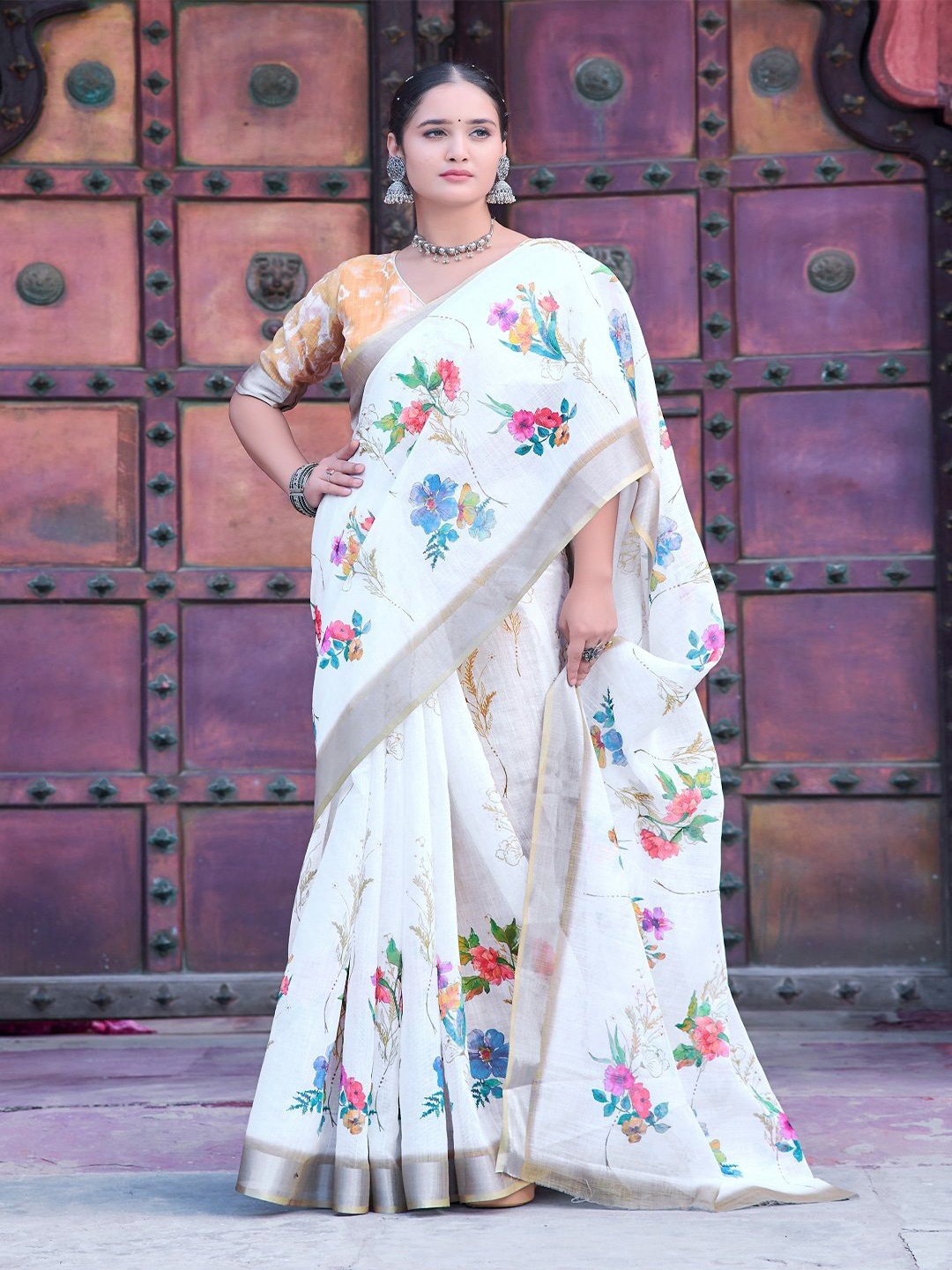 

Mitera Floral Woven Design Zari Cotton Saree With Unstitched Blouse Piece, White