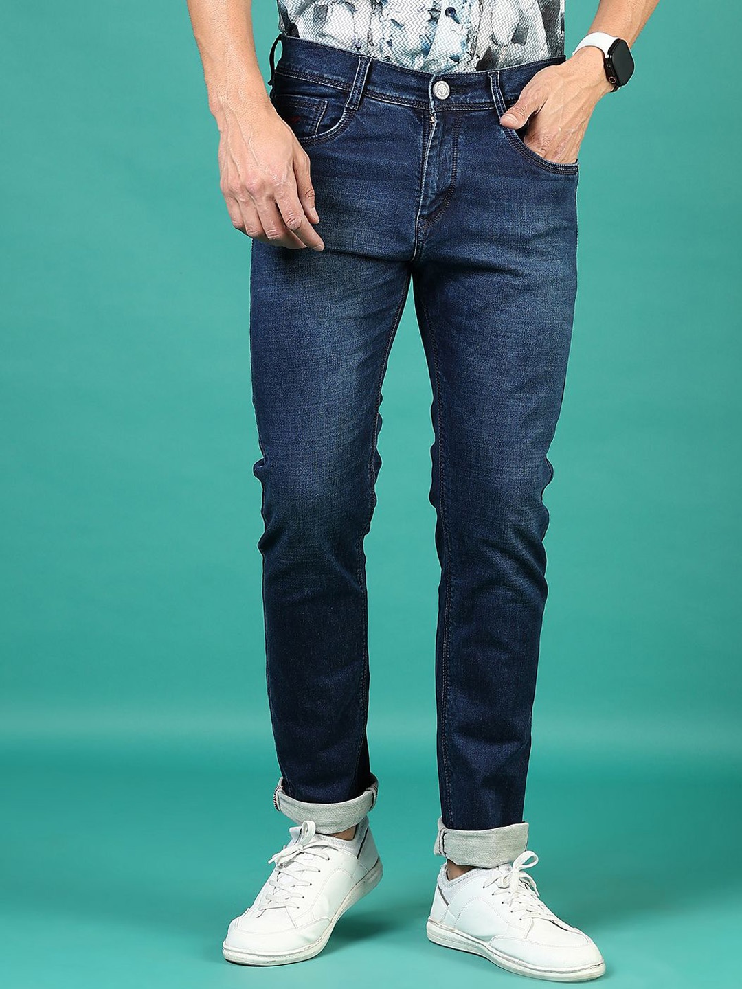 

V-Mart Men Cotton Slim Fit Light Fade Jeans, Blue
