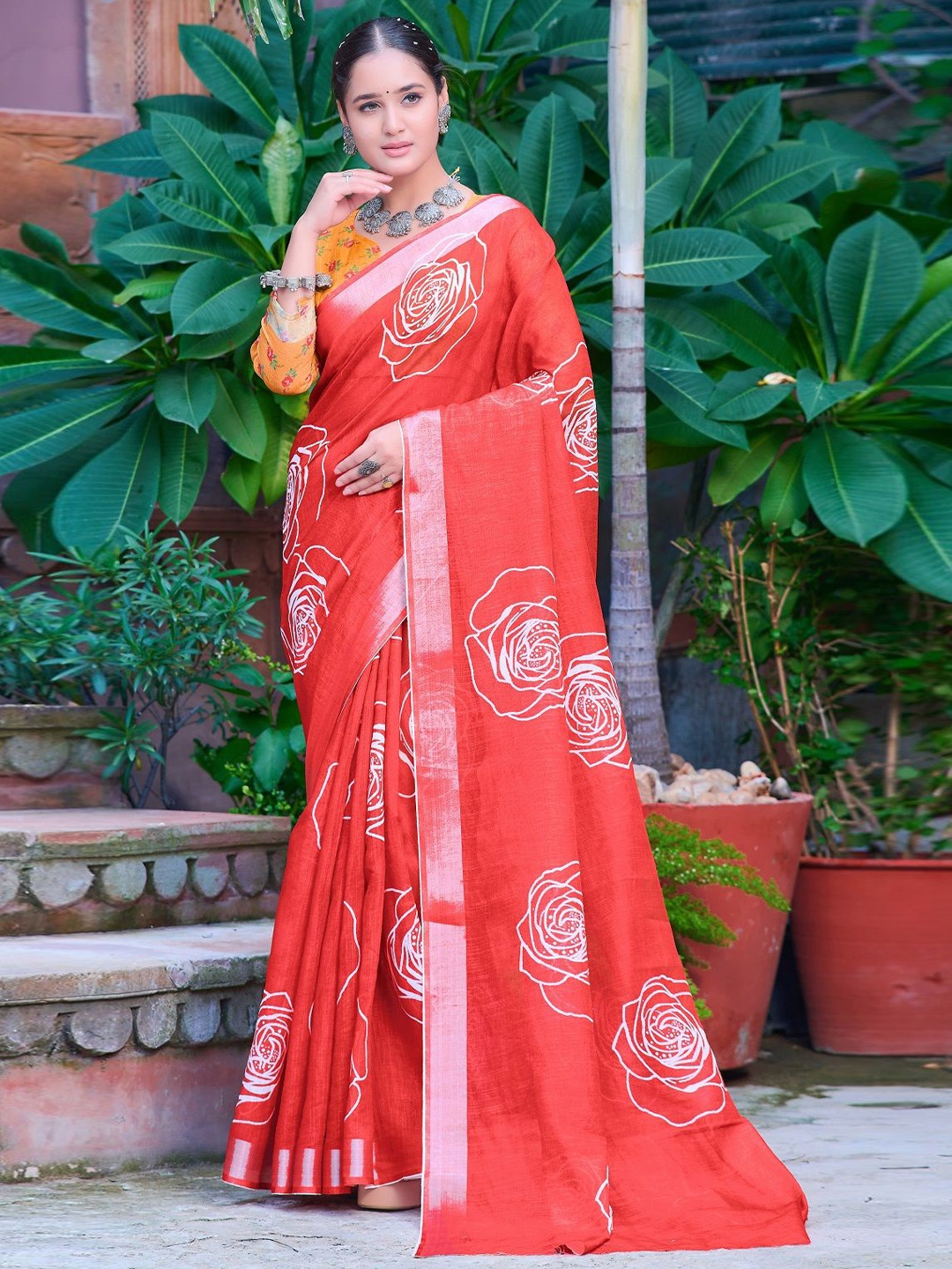 

Sarvada Floral Printed Pure Cotton Saree, Red